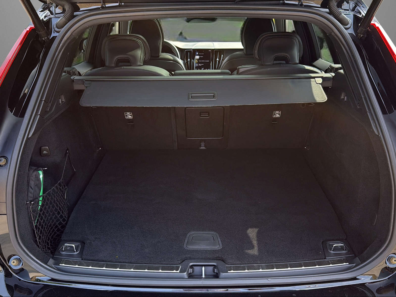 VOLVO XC60 T6 eAWD R-Design Expression Geartronic-image-6