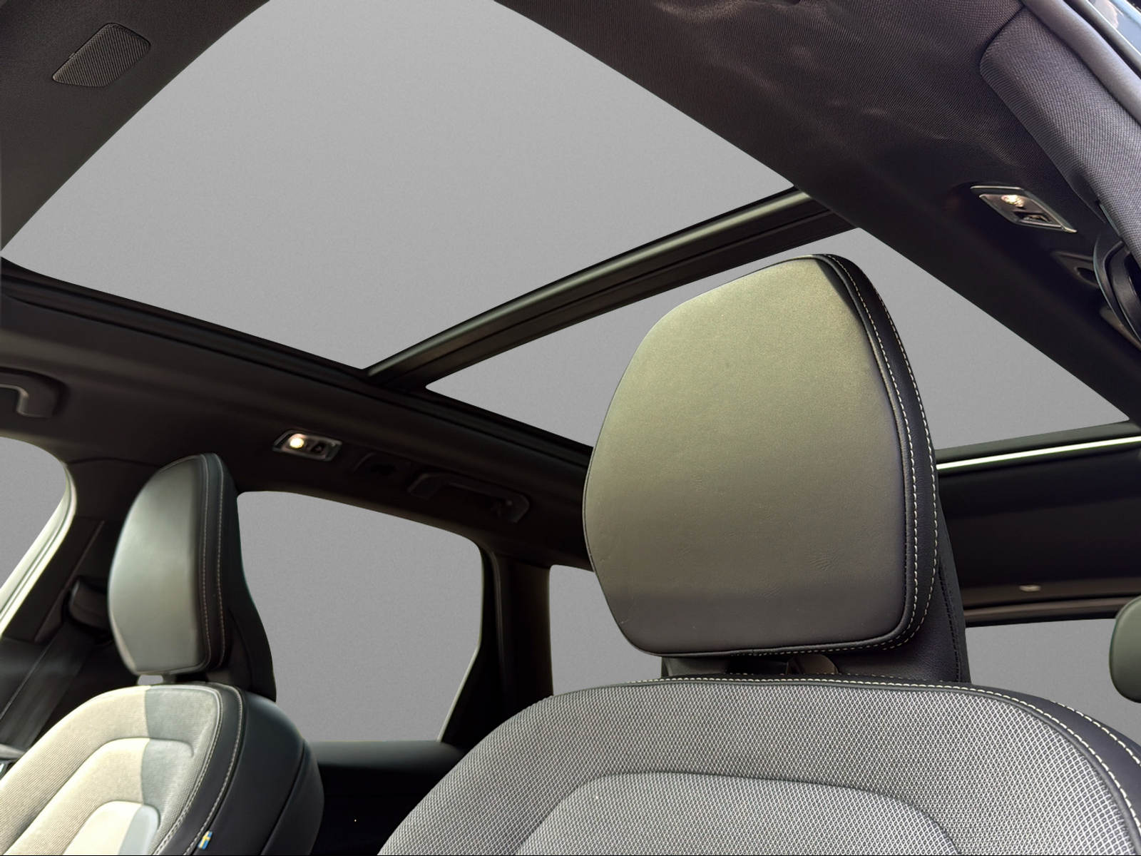 VOLVO XC60 T6 eAWD R-Design Expression Geartronic-image-11