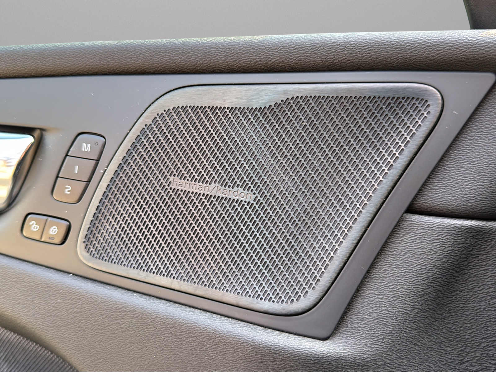 VOLVO XC60 T6 eAWD R-Design Expression Geartronic-image-13