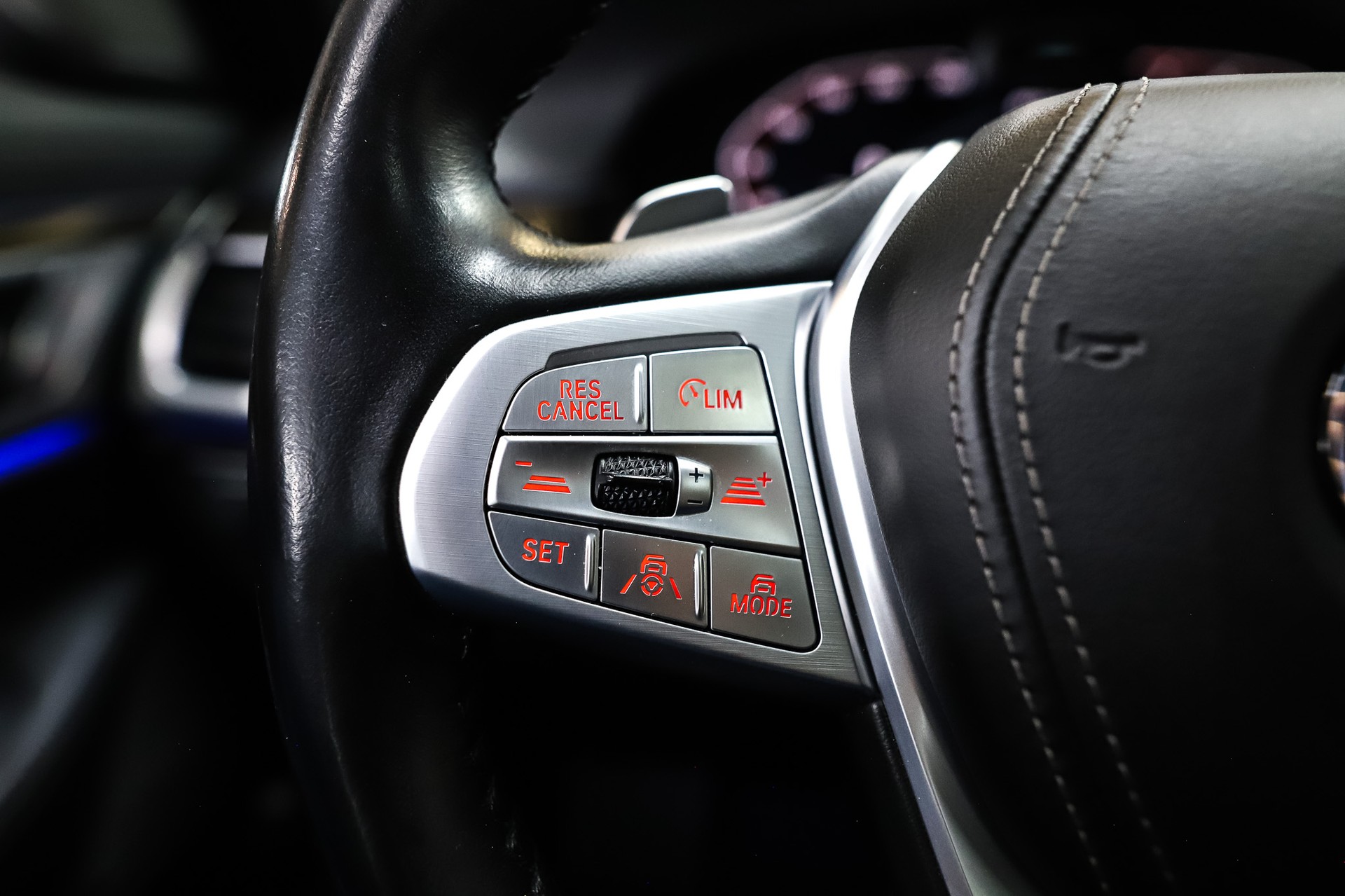 BMW 745Le xDrive Steptronic-image-16
