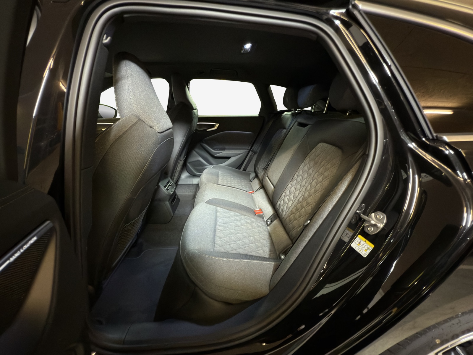 AUDI A5 Avant e-hybrid quattro Attraction 220 kW S tronic-image-11