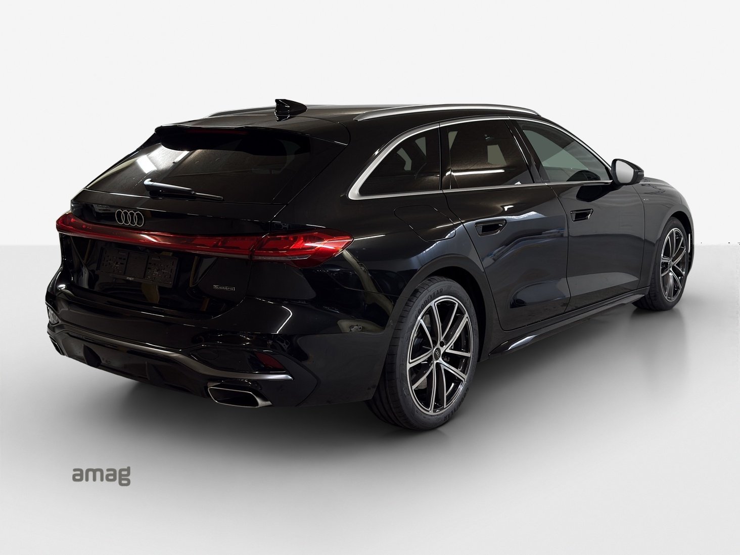 AUDI A5 Avant e-hybrid quattro Attraction 220 kW S tronic-image-4