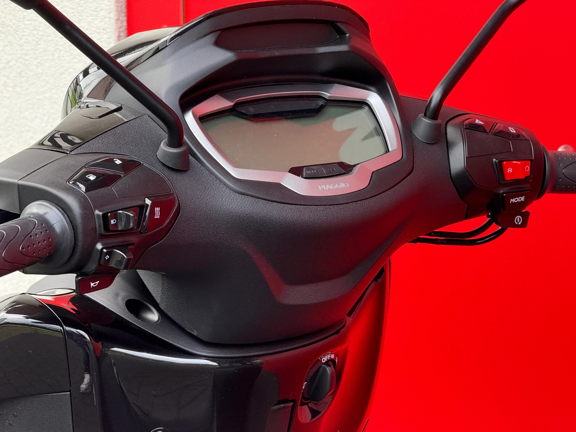 PIAGGIO Beverly 310 E5+-image-9