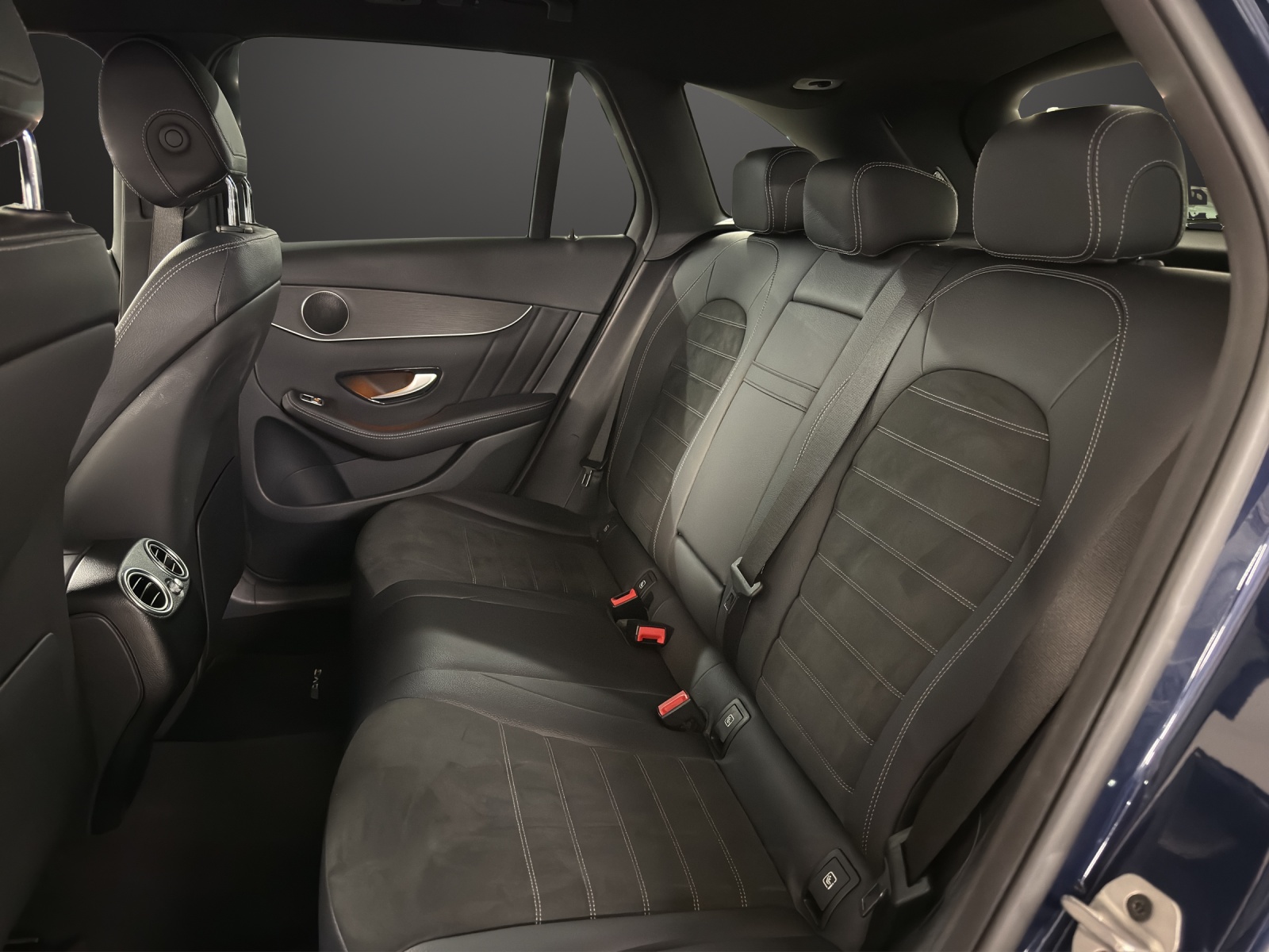 MERCEDES-BENZ GLC 300 de AMG Line 4Matic 9G-Tronic-image-12