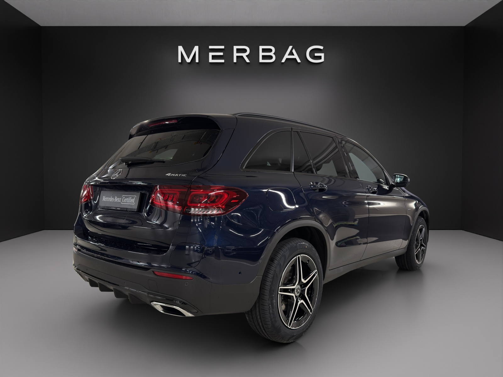 MERCEDES-BENZ GLC 300 de AMG Line 4Matic 9G-Tronic-image-7