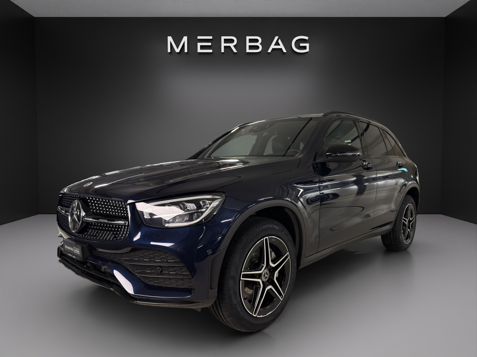 MERCEDES-BENZ GLC 300 de AMG Line 4Matic 9G-Tronic-image-2