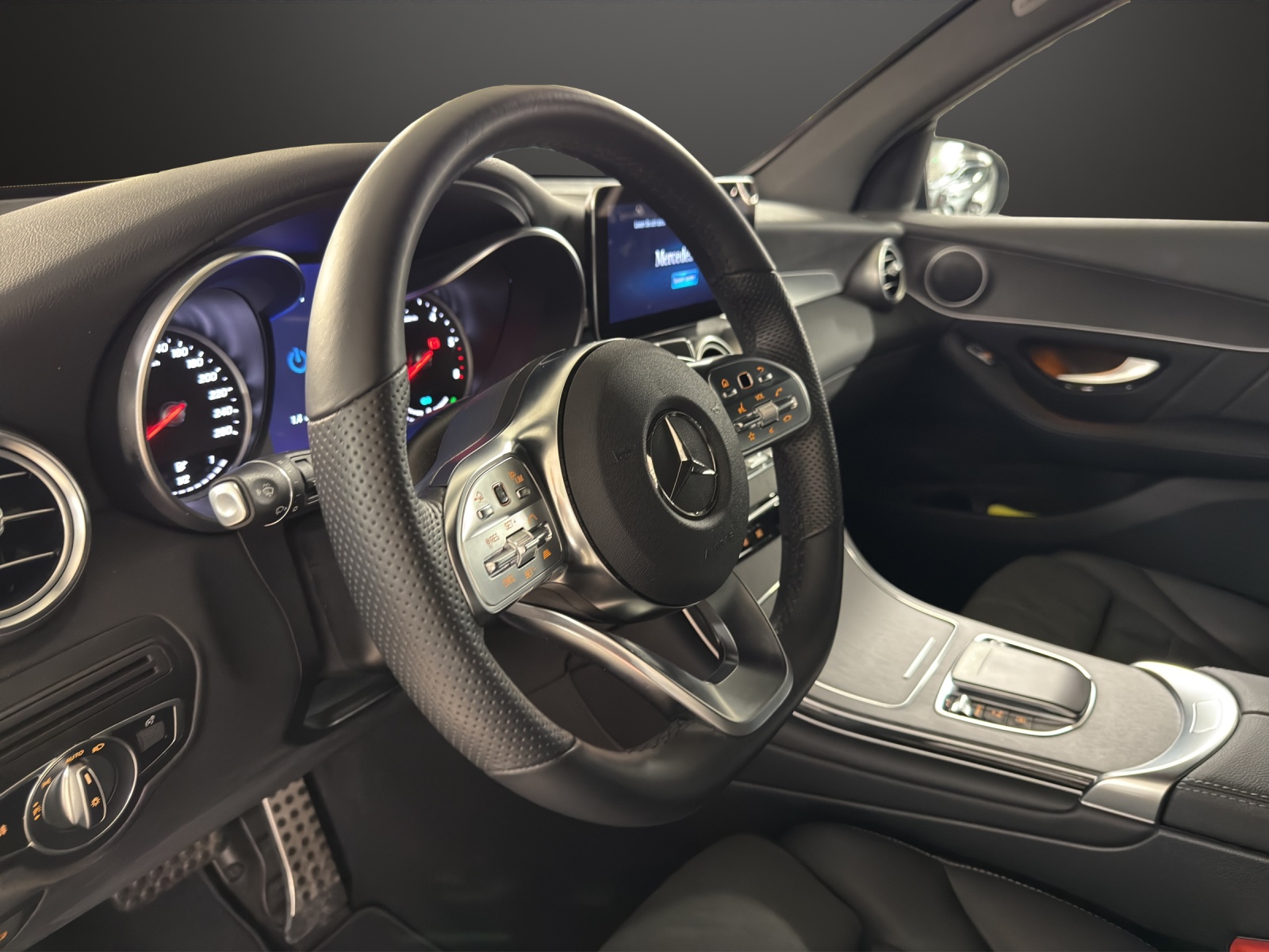 MERCEDES-BENZ GLC 300 de AMG Line 4Matic 9G-Tronic-image-10