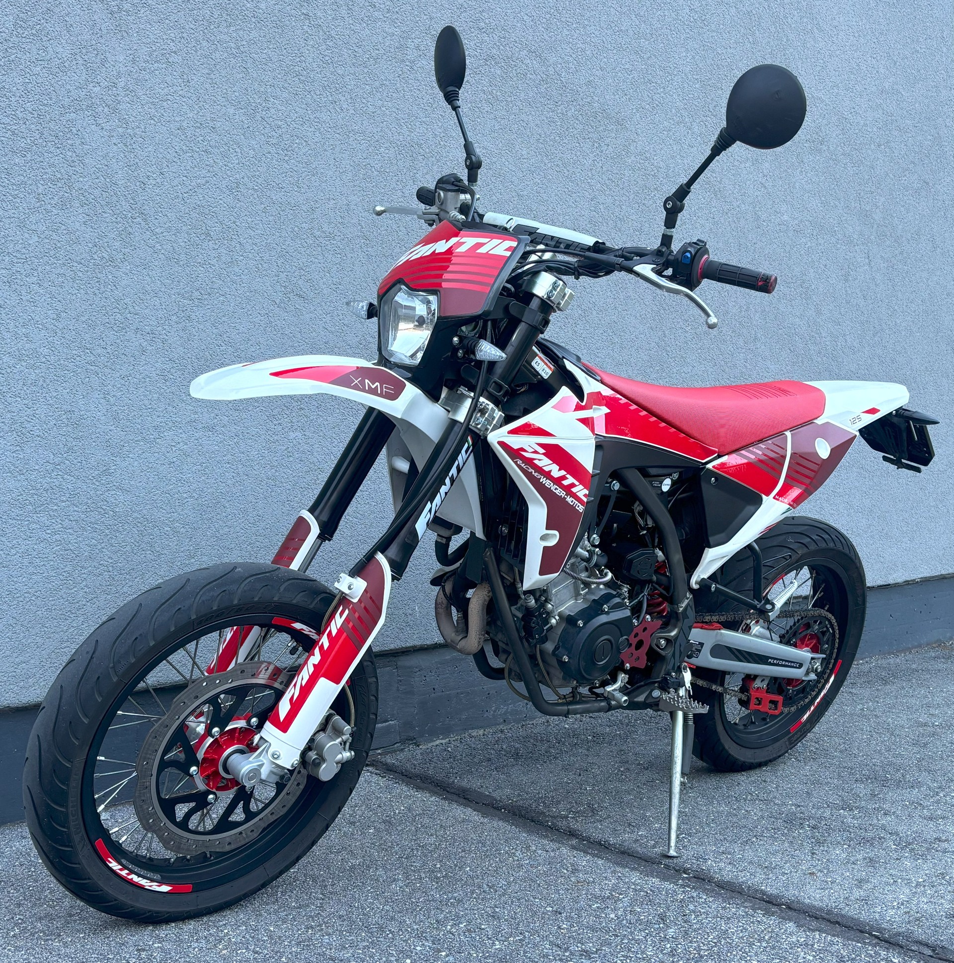 FANTIC Competition-showroom-element-2