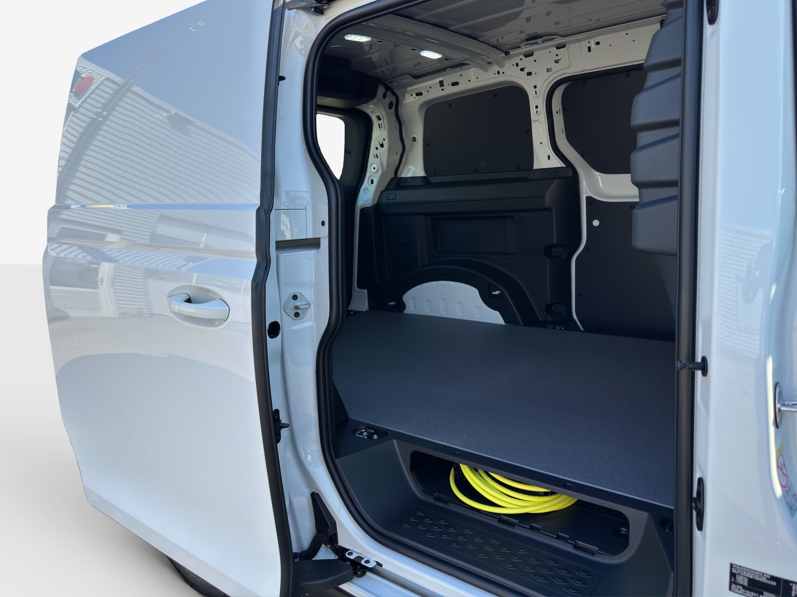 VW ID. Buzz Cargo Pro-image-11