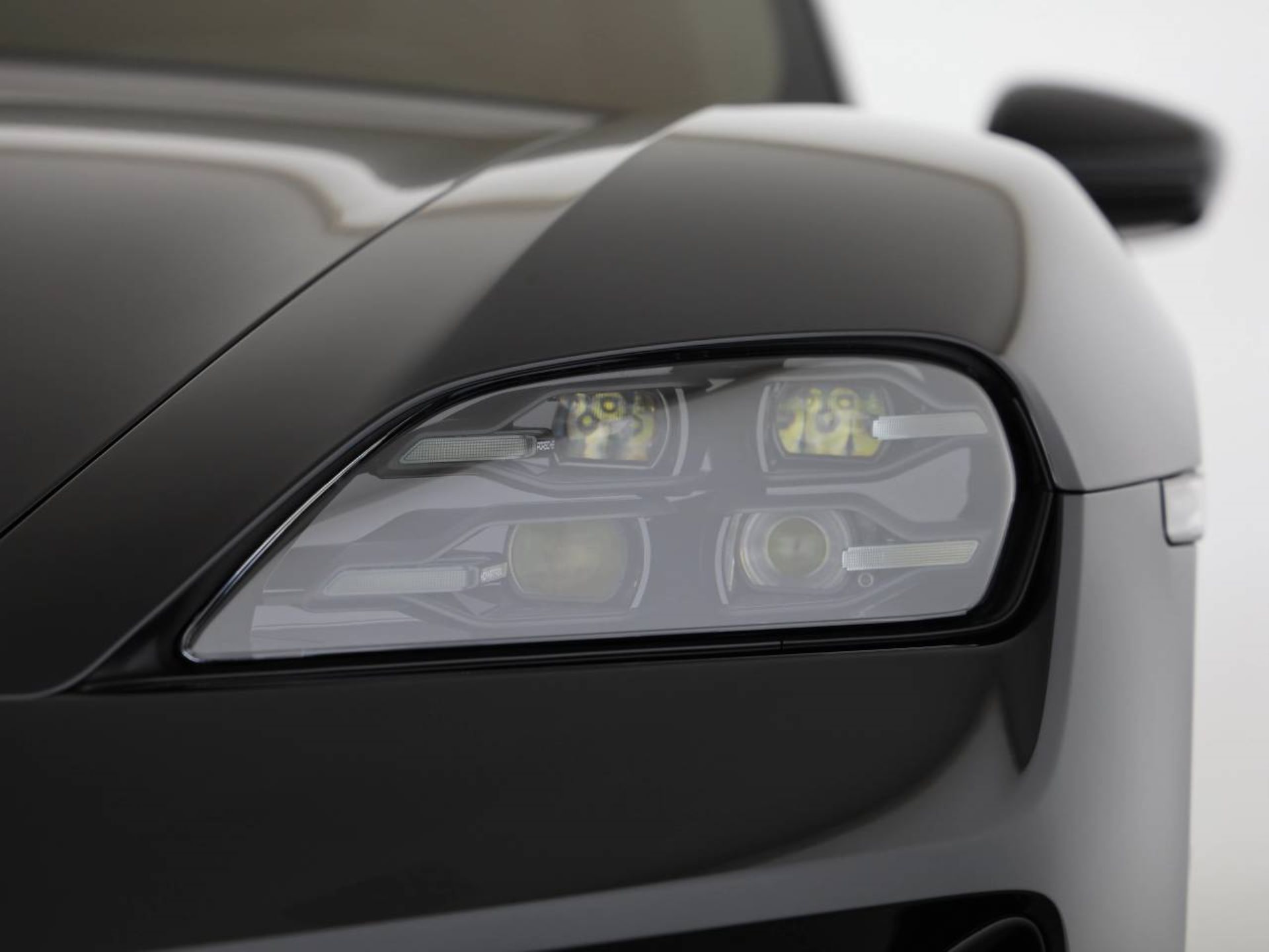 PORSCHE Taycan GTS Sport Turismo-image-8