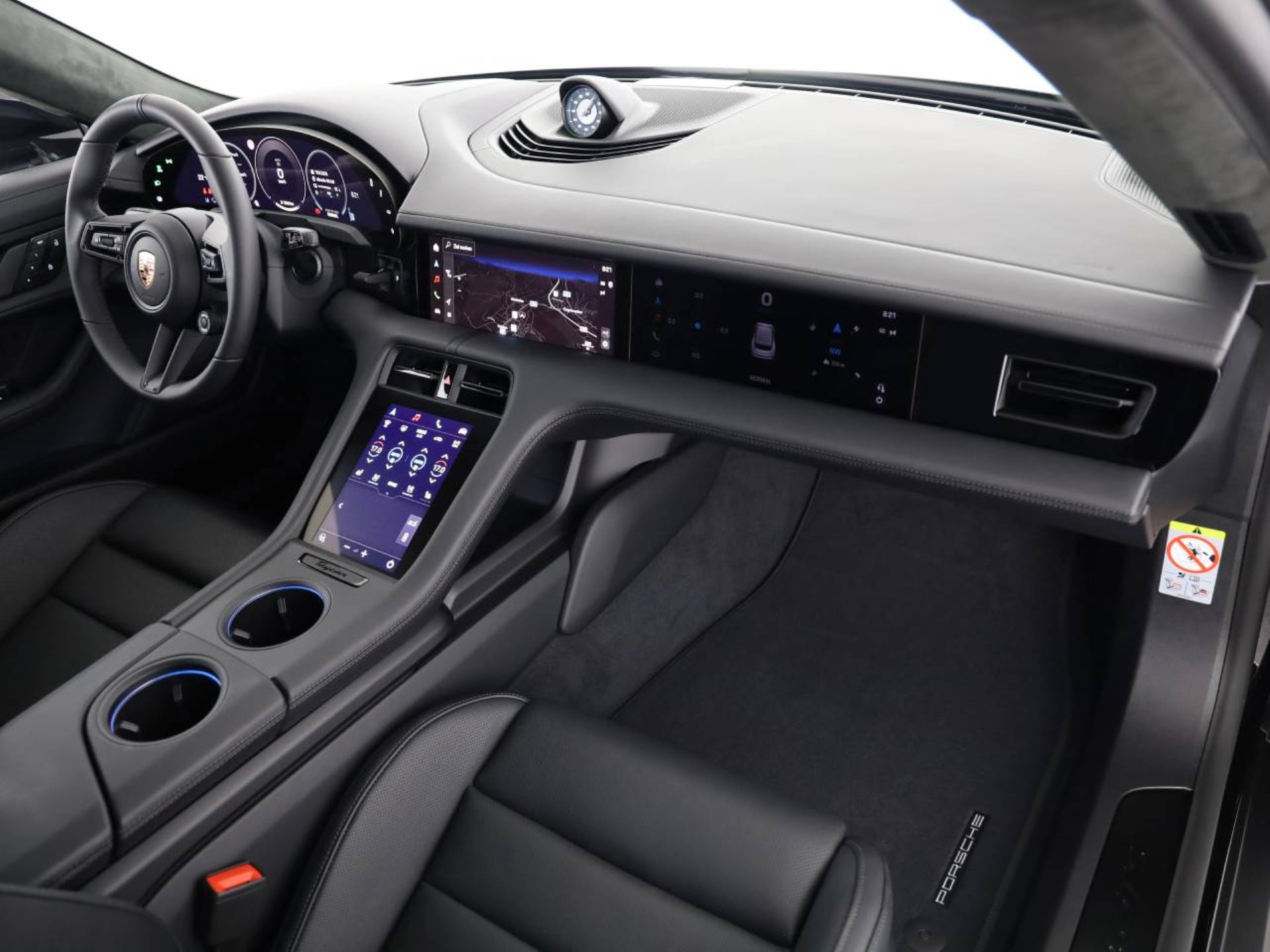 PORSCHE Taycan GTS Sport Turismo-image-10