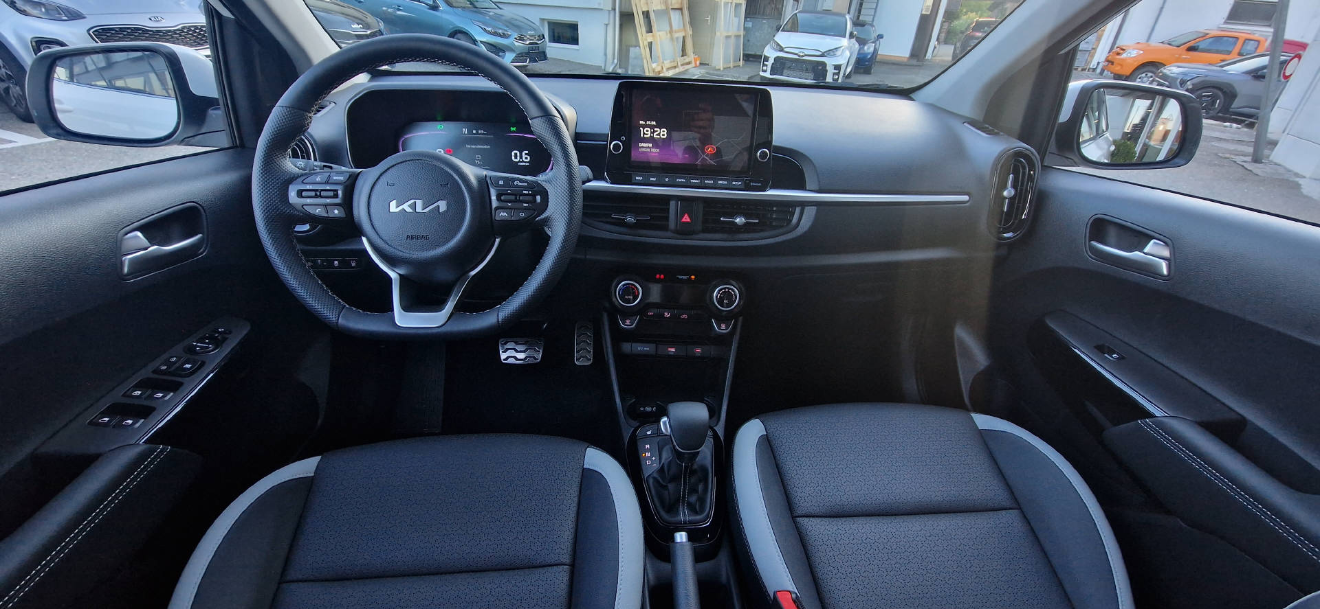 KIA Picanto 1.2 CVVT GT Line - AMT-image-4