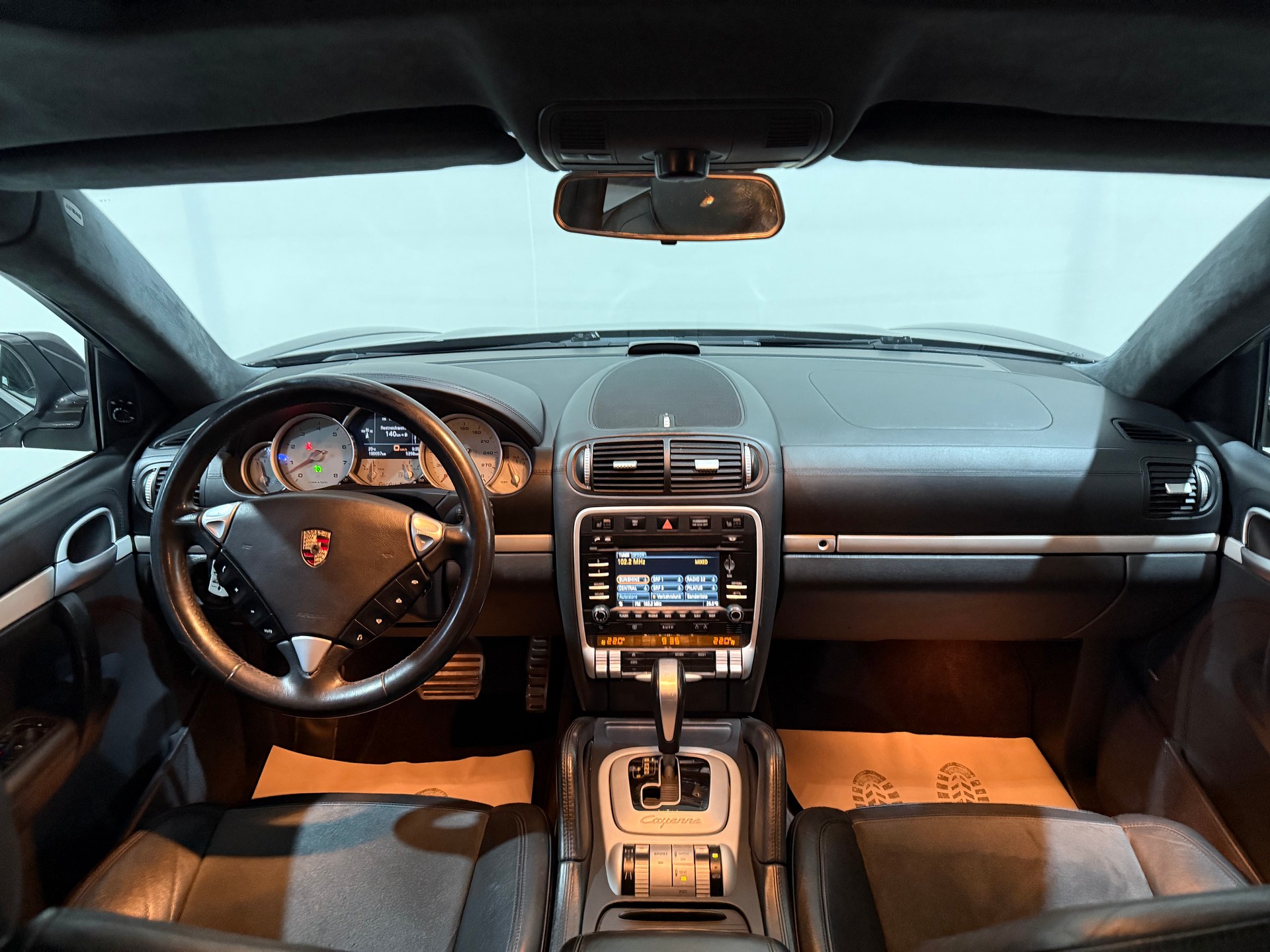 PORSCHE Cayenne Turbo S-image-11