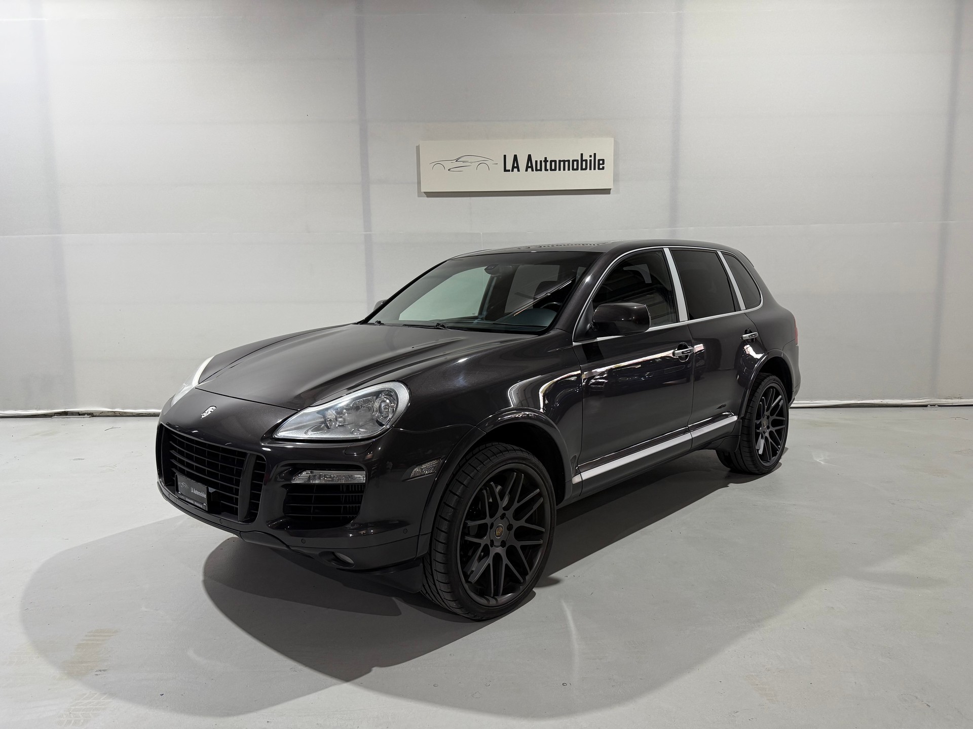 PORSCHE Cayenne Turbo S-image-0