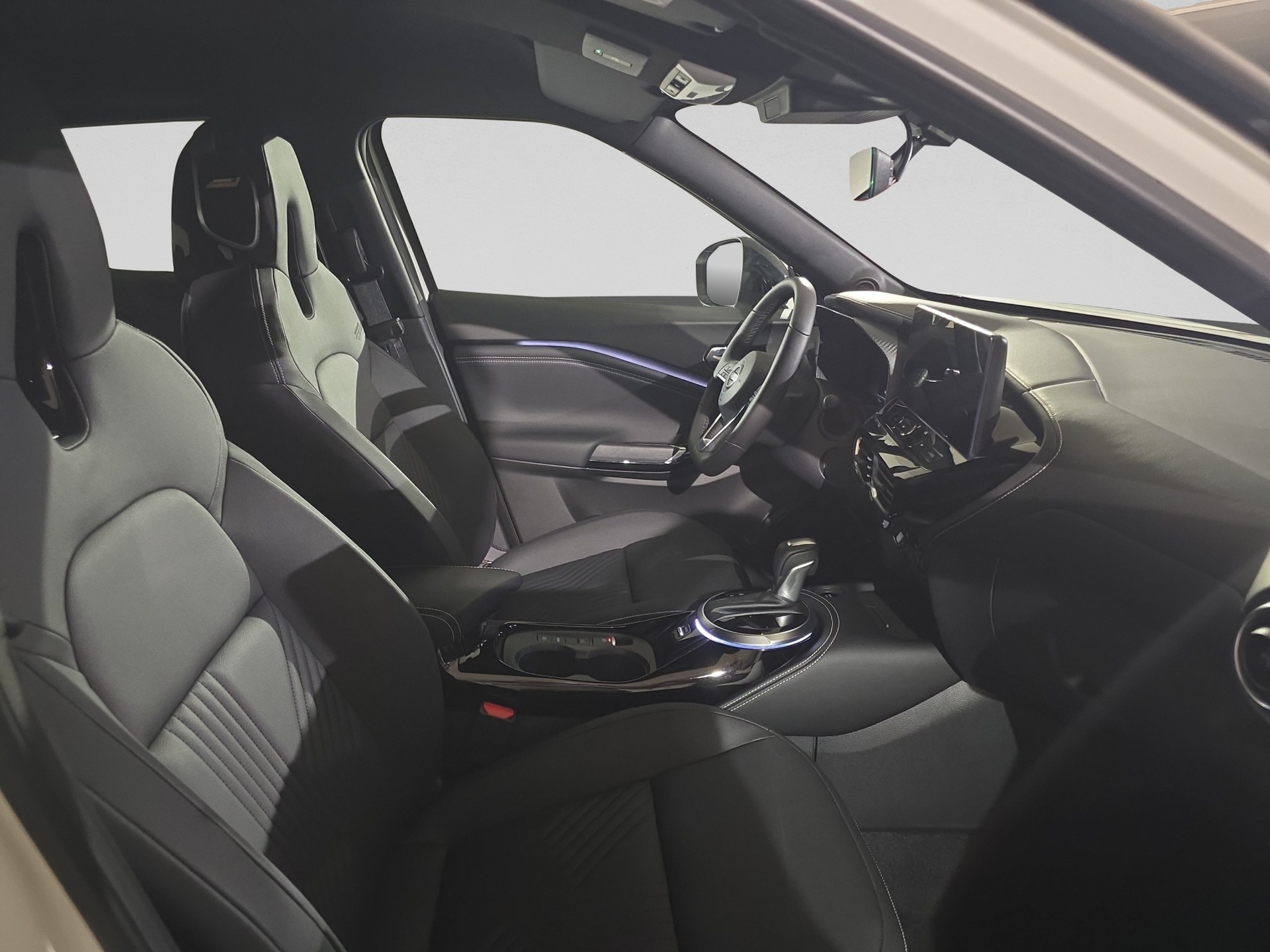 NISSAN Juke 1.6 FHEV Tekna-image-12
