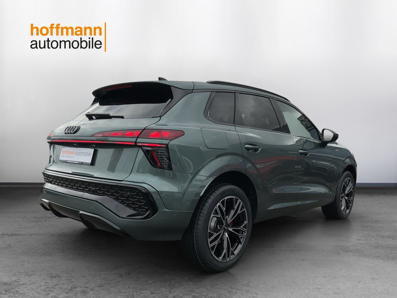 AUDI Q3 SUV 110 kW TFSI S tronic-image-3