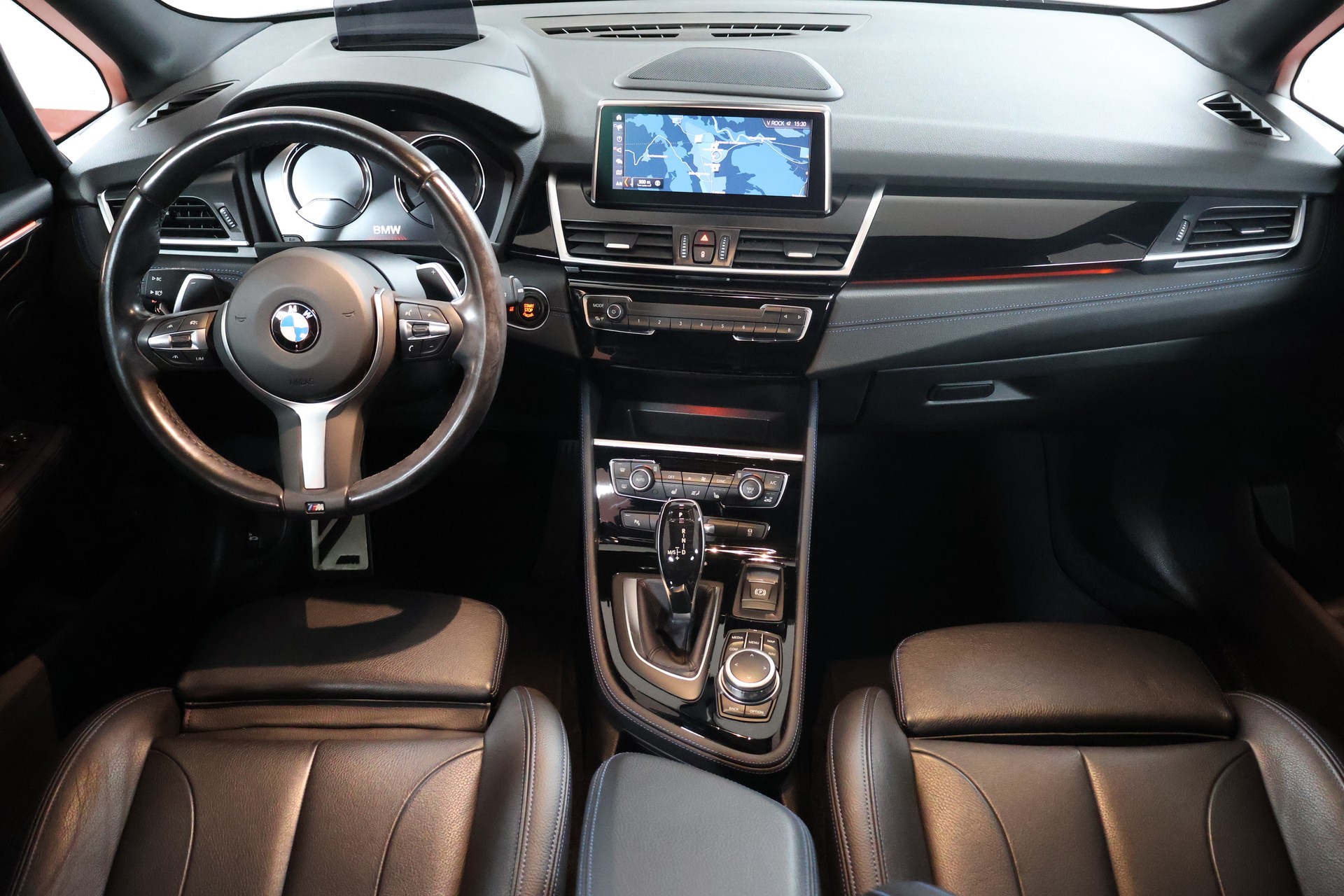 BMW 220d xDrive Active Tourer Steptronic M Sport-image-9
