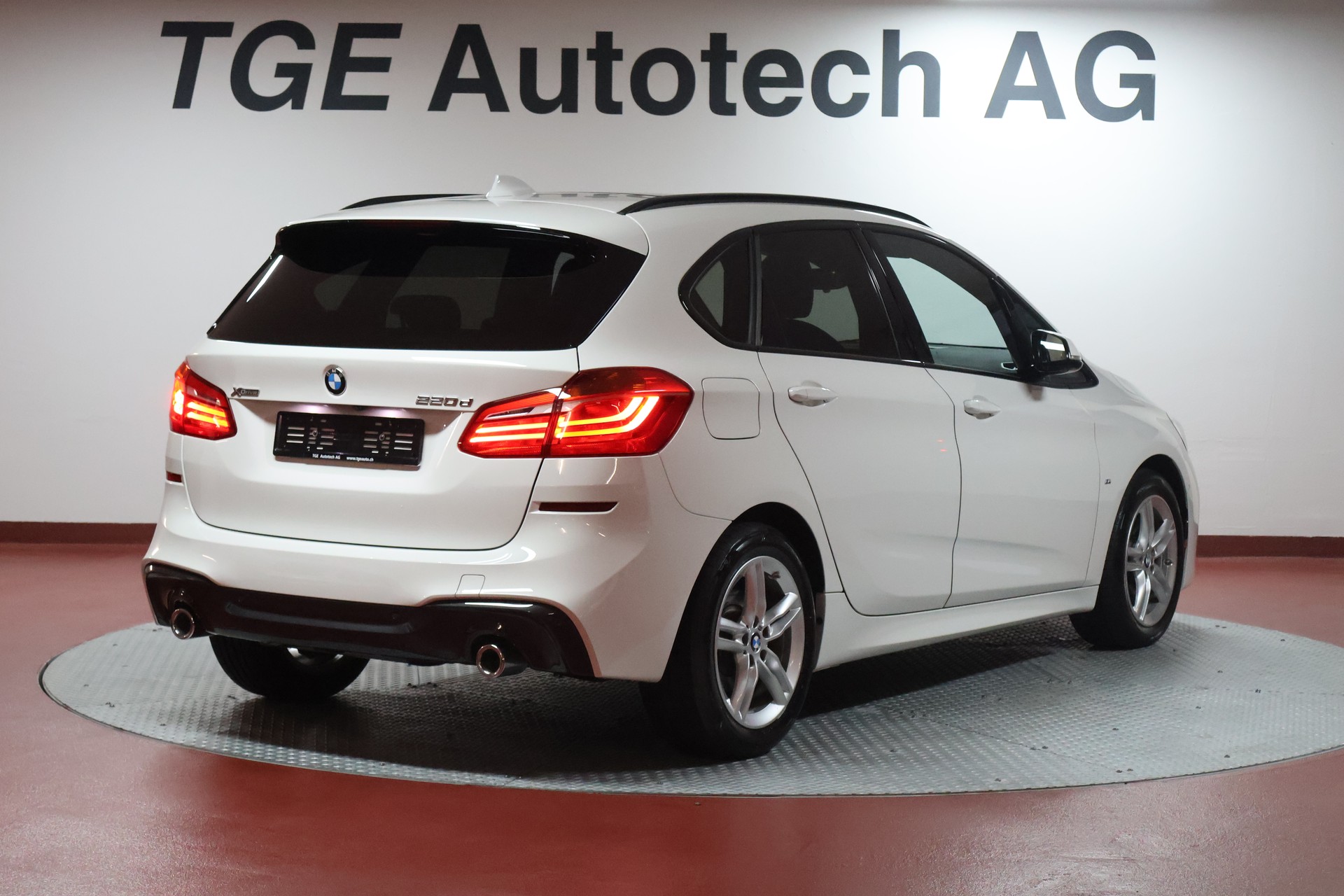 BMW 220d xDrive Active Tourer Steptronic M Sport-image-19