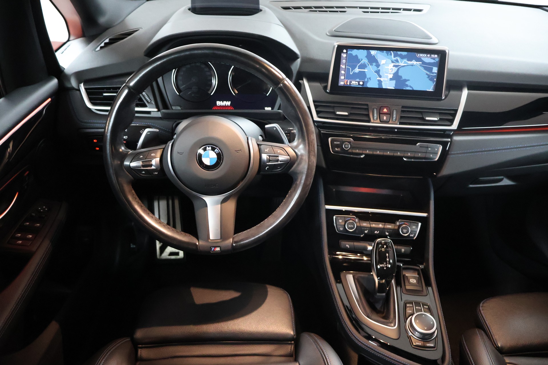 BMW 220d xDrive Active Tourer Steptronic M Sport-image-8
