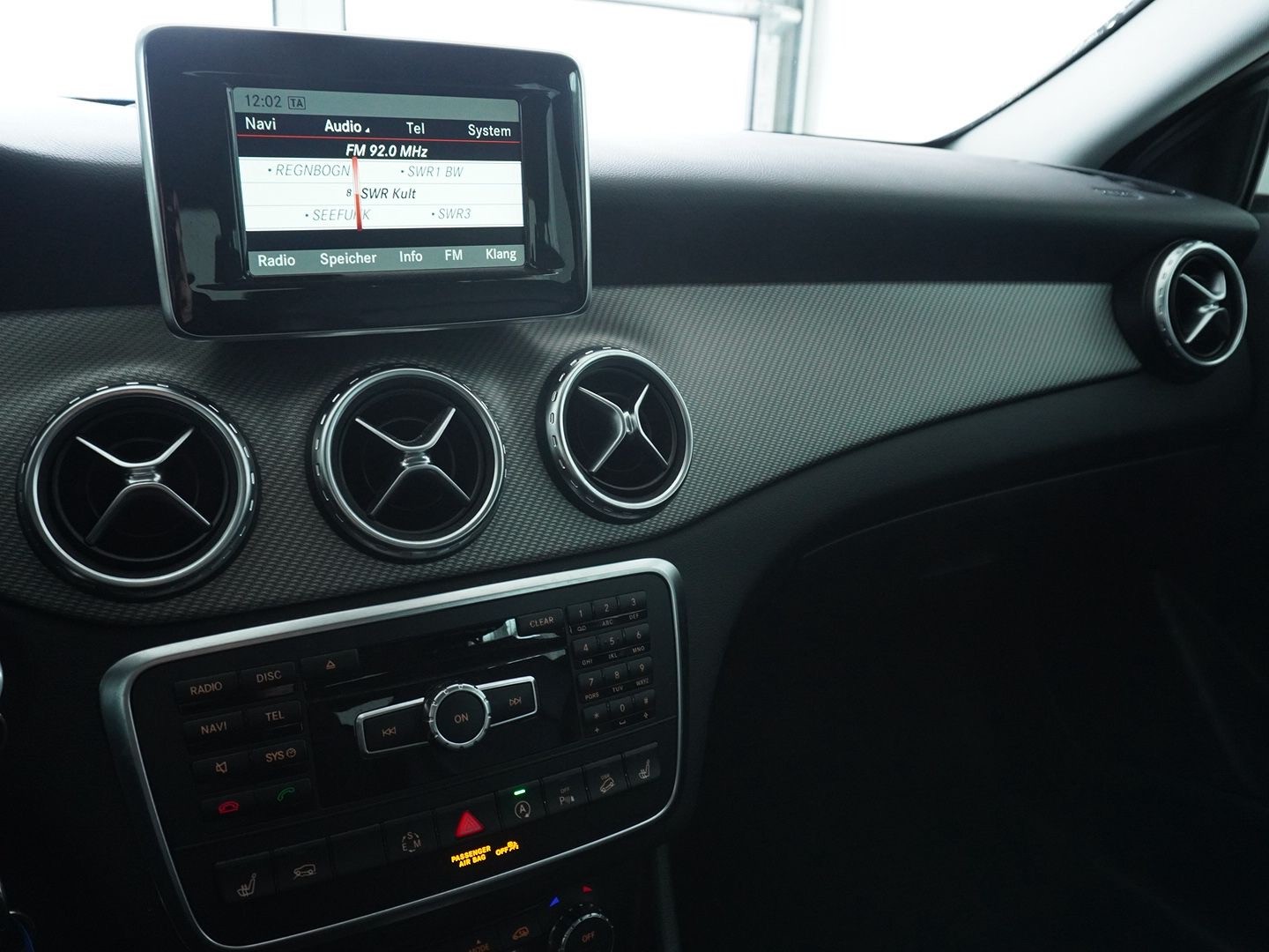 MERCEDES-BENZ GLA 200 CDI Swiss Star Edition Style 4Matic 7G-DCT-image-5