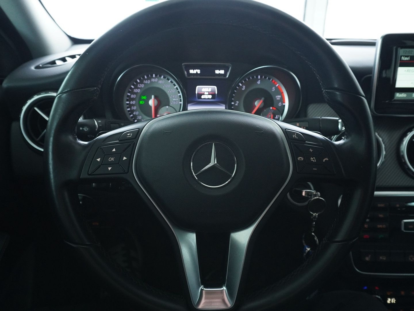 MERCEDES-BENZ GLA 200 CDI Swiss Star Edition Style 4Matic 7G-DCT-image-8