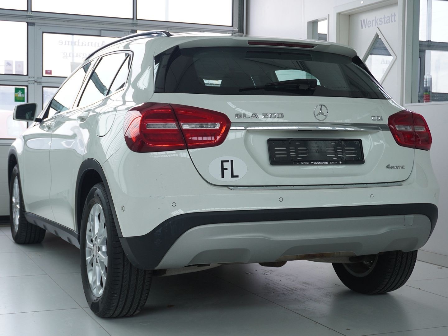 MERCEDES-BENZ GLA 200 CDI Swiss Star Edition Style 4Matic 7G-DCT-image-1