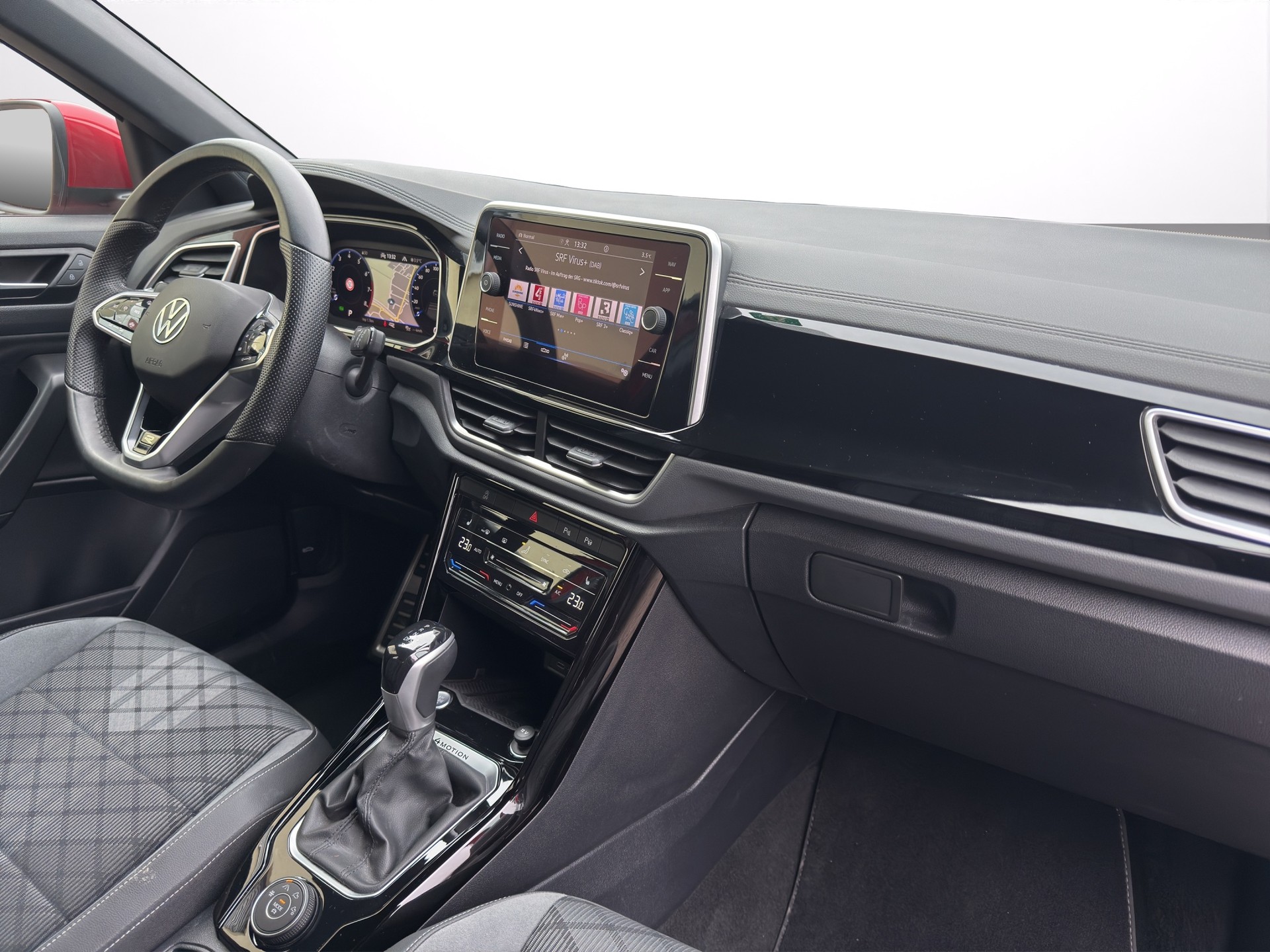 VW T-Roc 2.0 TSI R-Line DSG 4Motion-image-14
