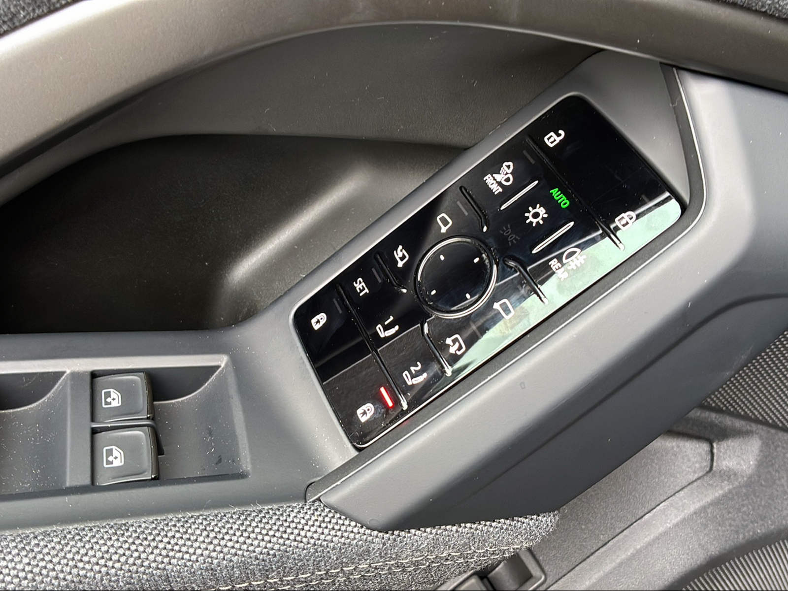 AUDI Q5 TDI quattro 150 kW S-tronic Mythosschwarz Metallic-image-19