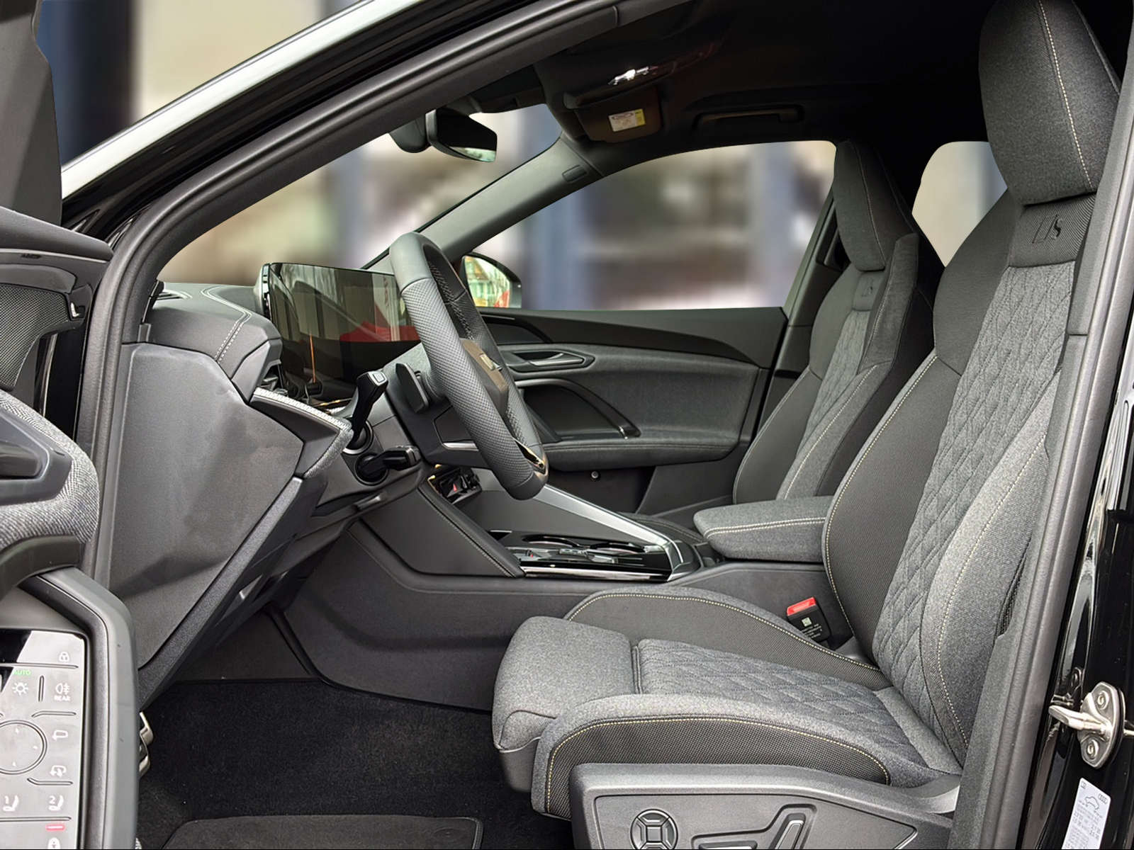 AUDI Q5 TDI quattro 150 kW S-tronic Mythosschwarz Metallic-image-8