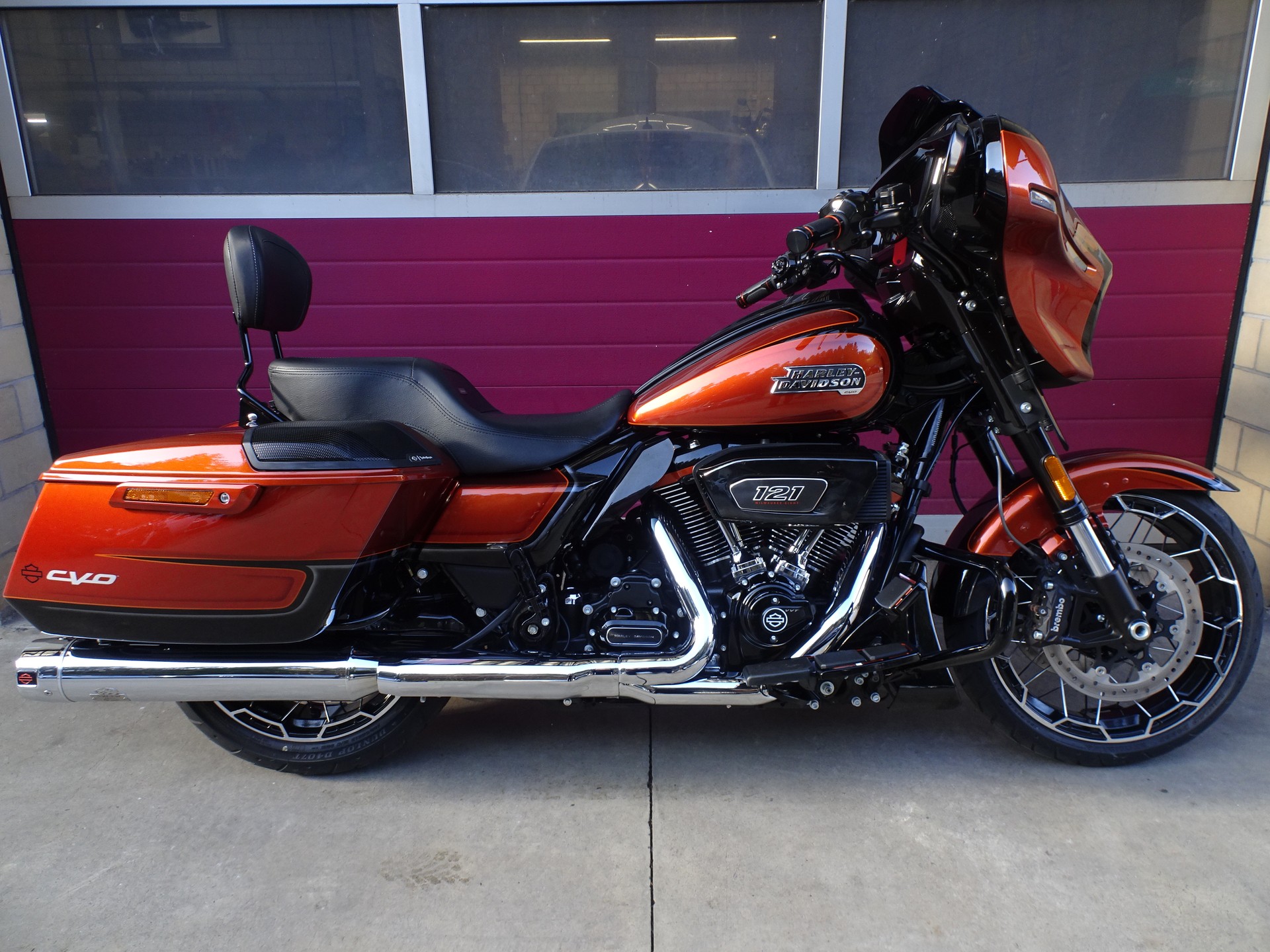 HARLEY-DAVIDSON FLHXSE Street Glide CVO 121