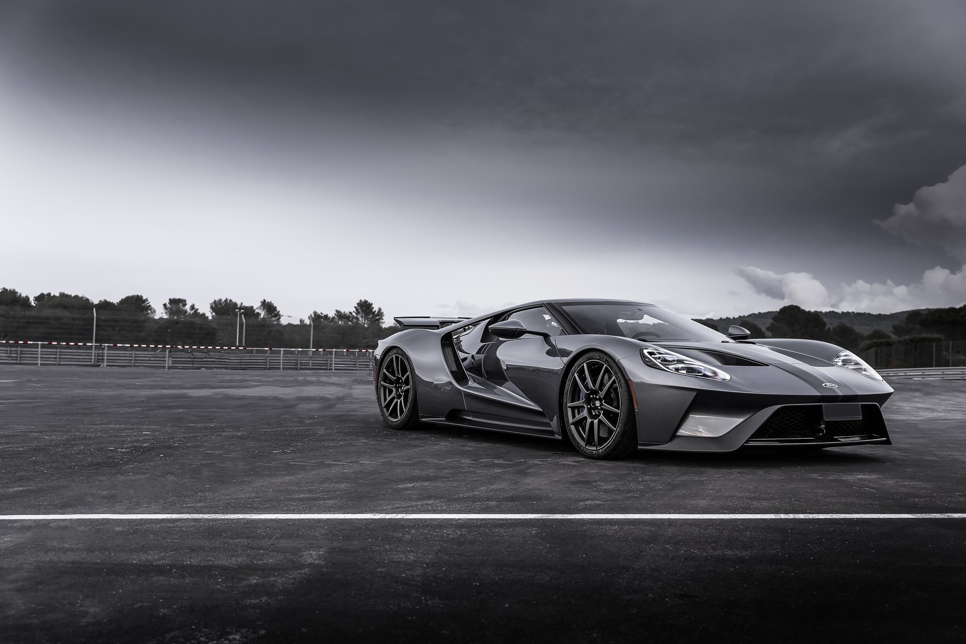 FORD GT-image-0