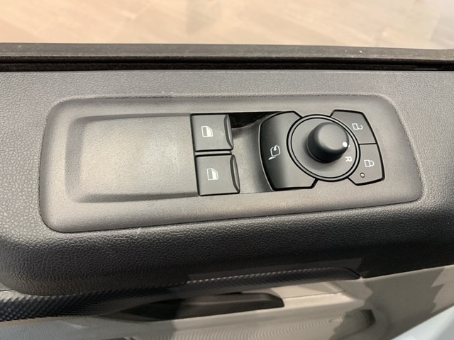 FORD Transit C Van 320 L1 2.5 Duratec 233 Trend PHEV-image-7