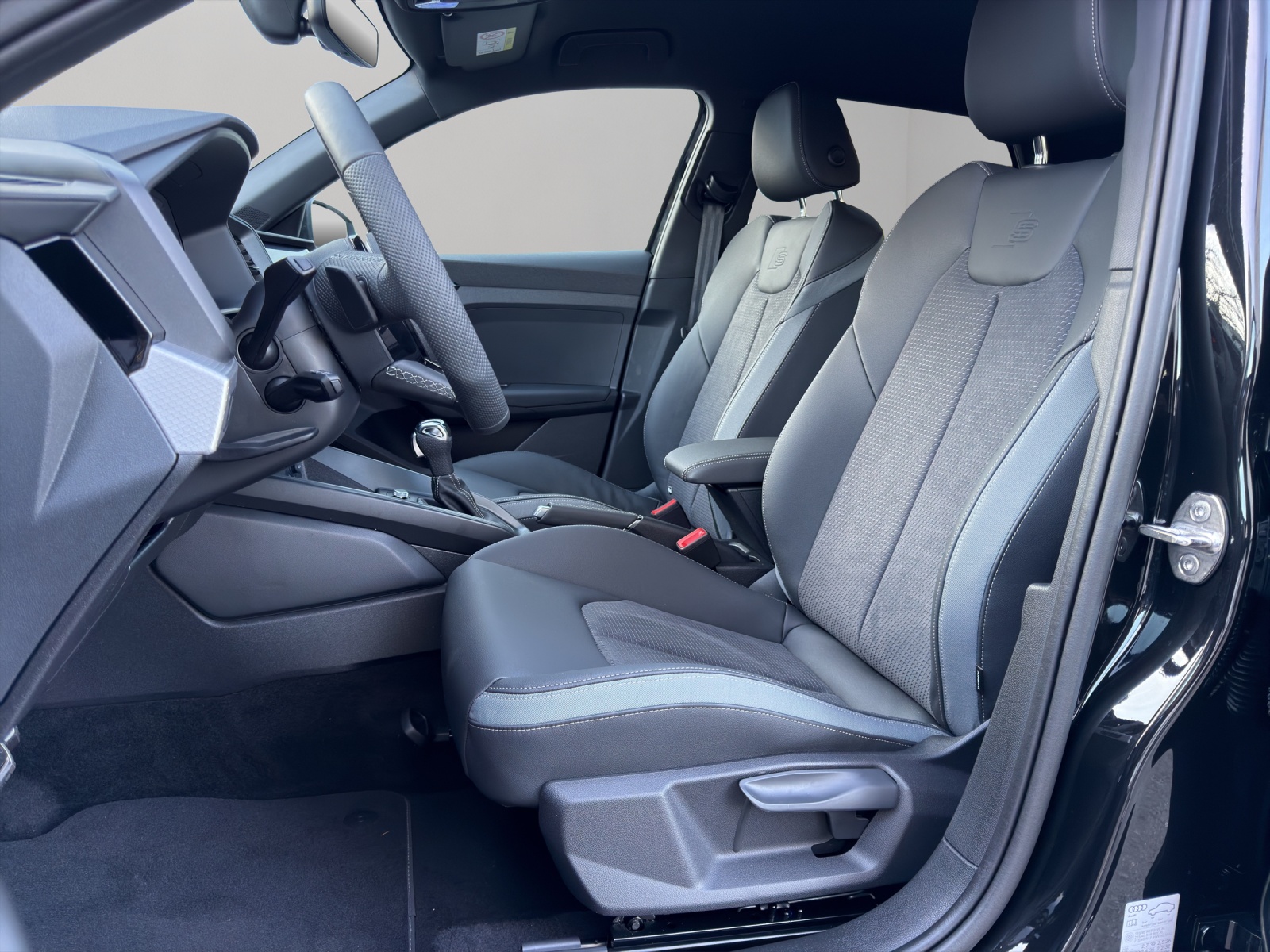 AUDI A1 Sportback 35 TFSI S Line S-tronic-image-8