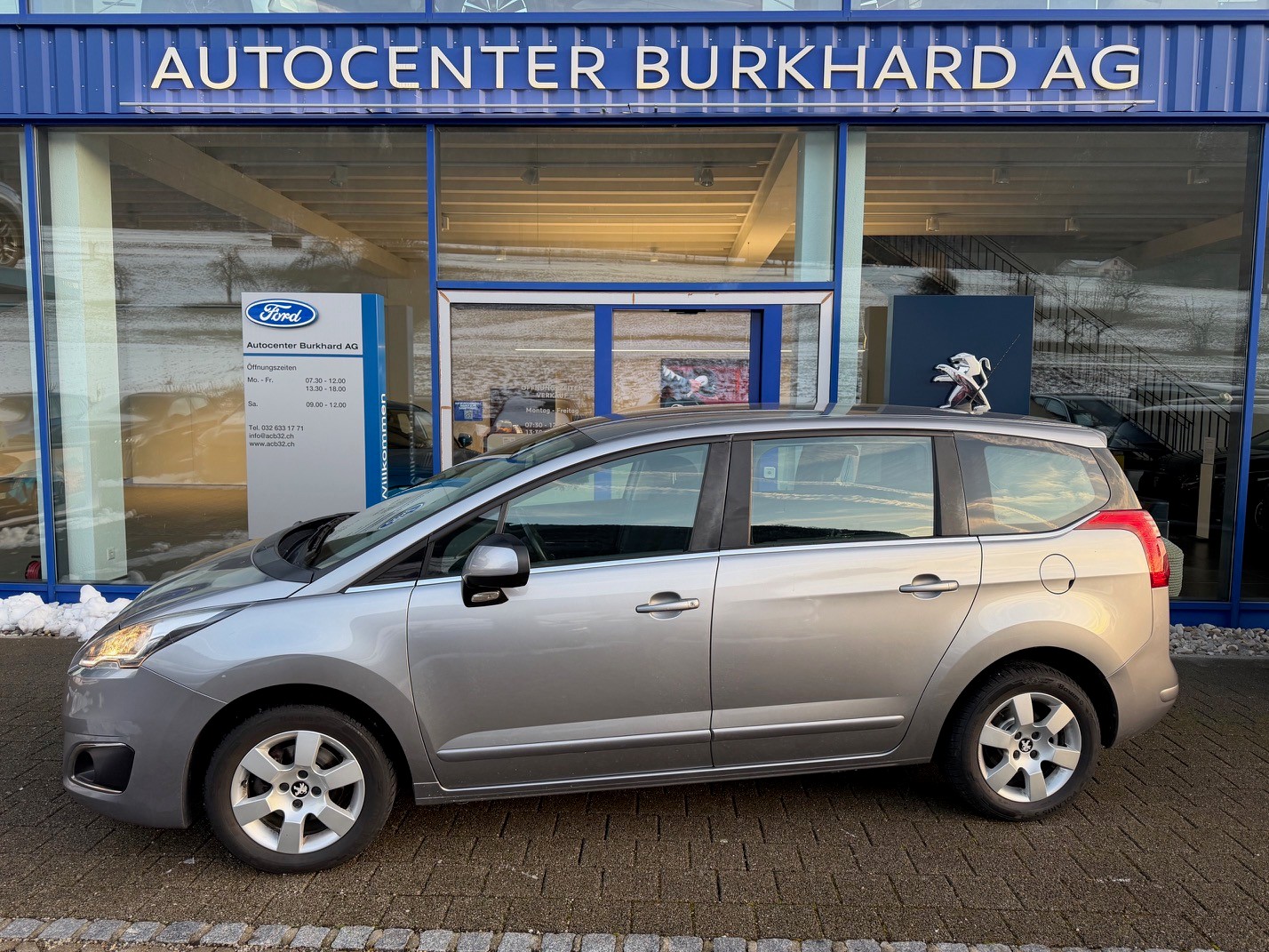 PEUGEOT 5008 1.6 HDi 115 AC Business Line-image-0