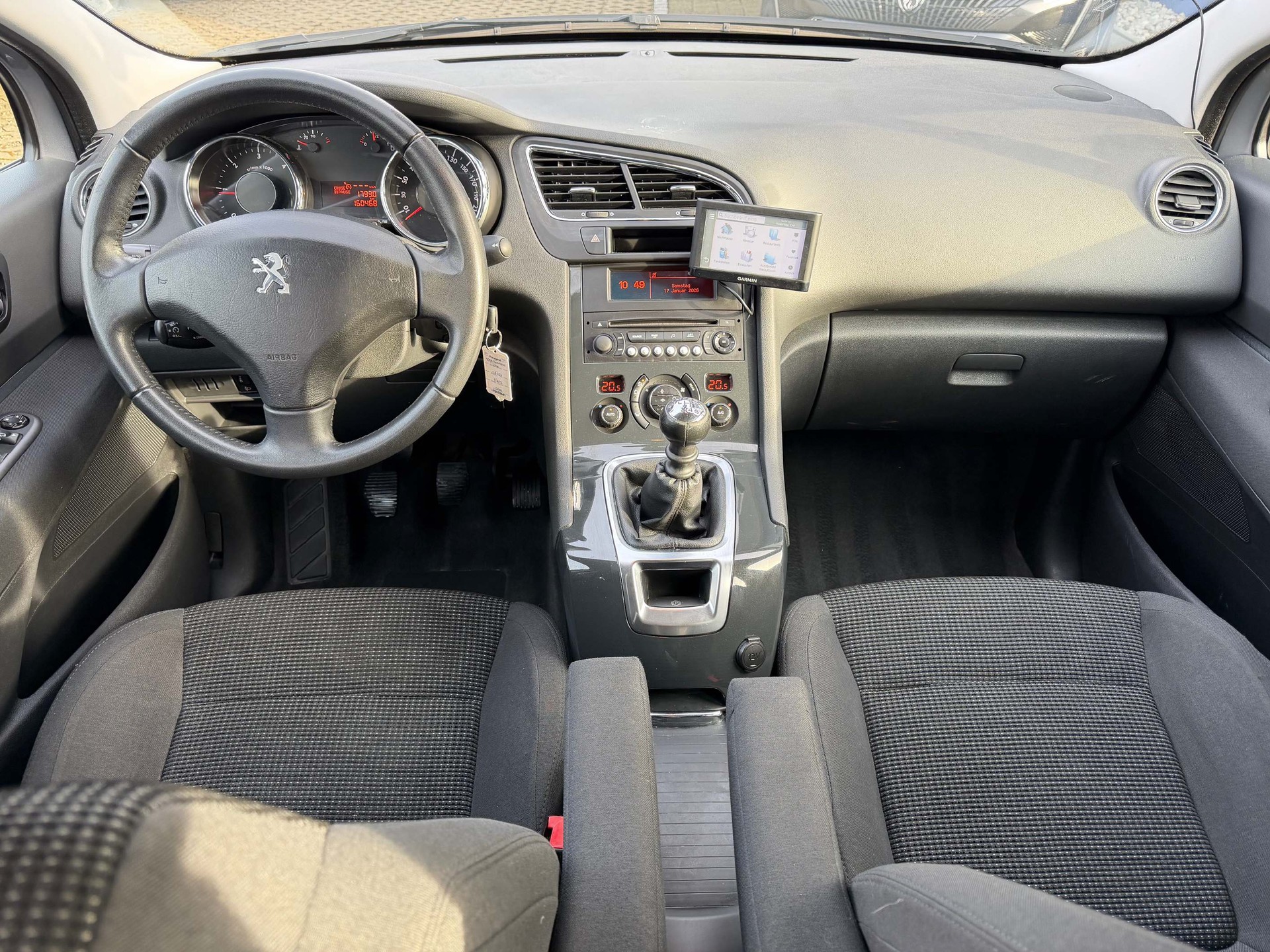 PEUGEOT 5008 1.6 HDi 115 AC Business Line-image-8