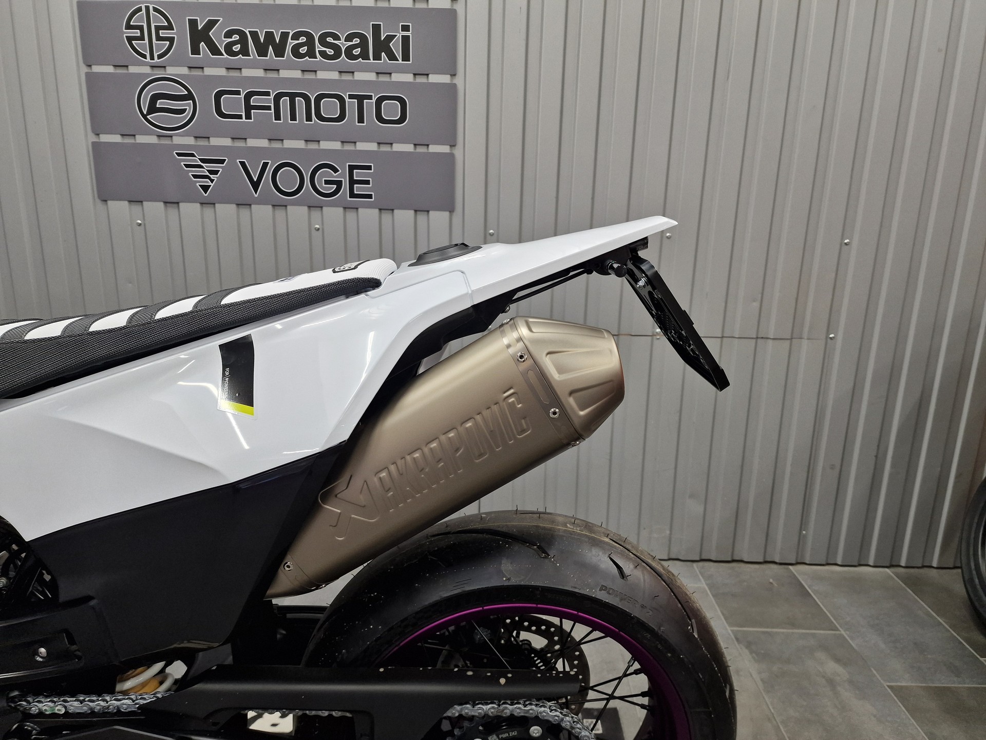 HUSQVARNA 701 Supermoto-image-11
