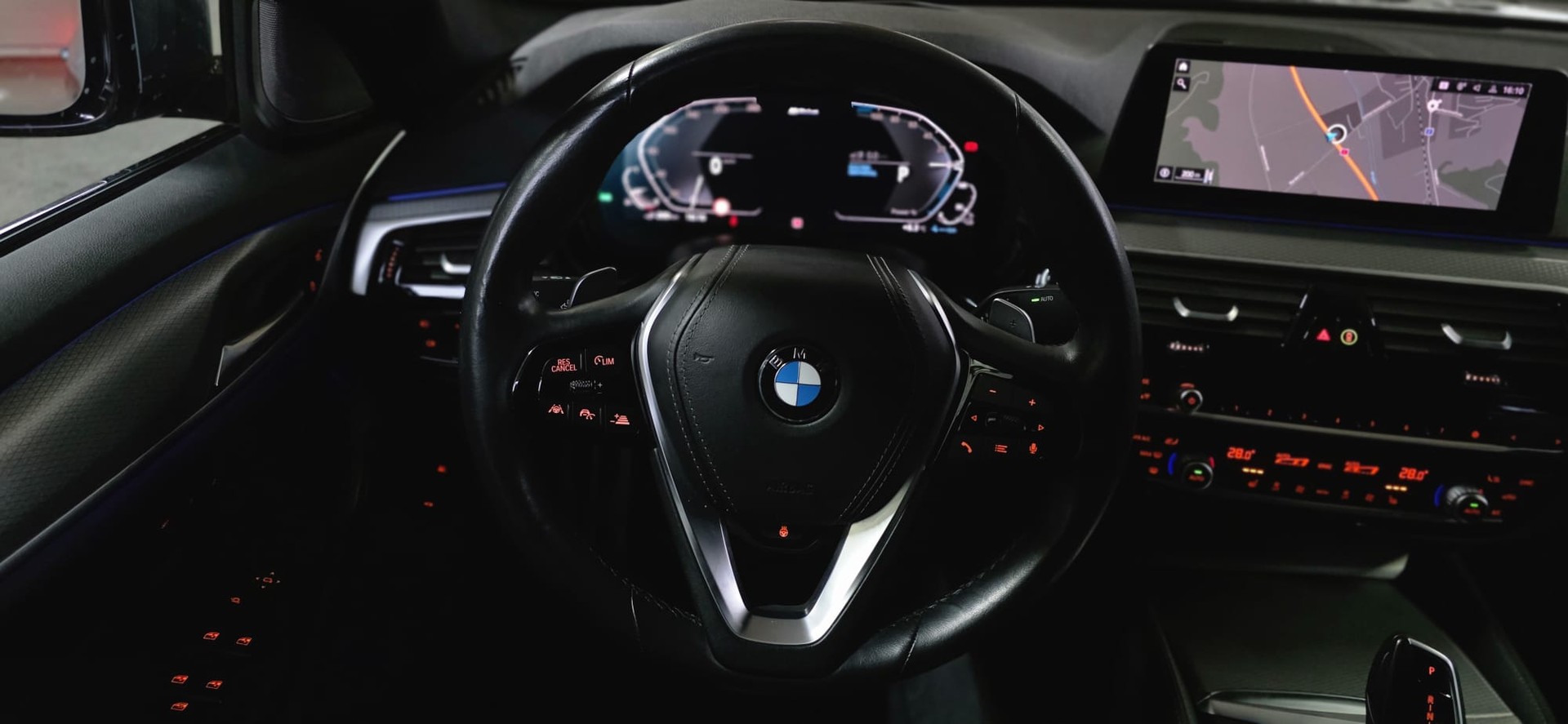 BMW 530e xDrive M-Sport Steptronic-image-11