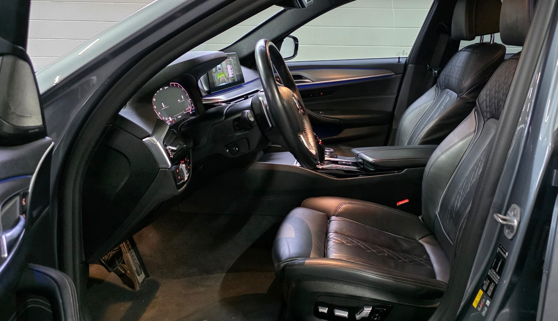 BMW 530e xDrive M-Sport Steptronic-image-8