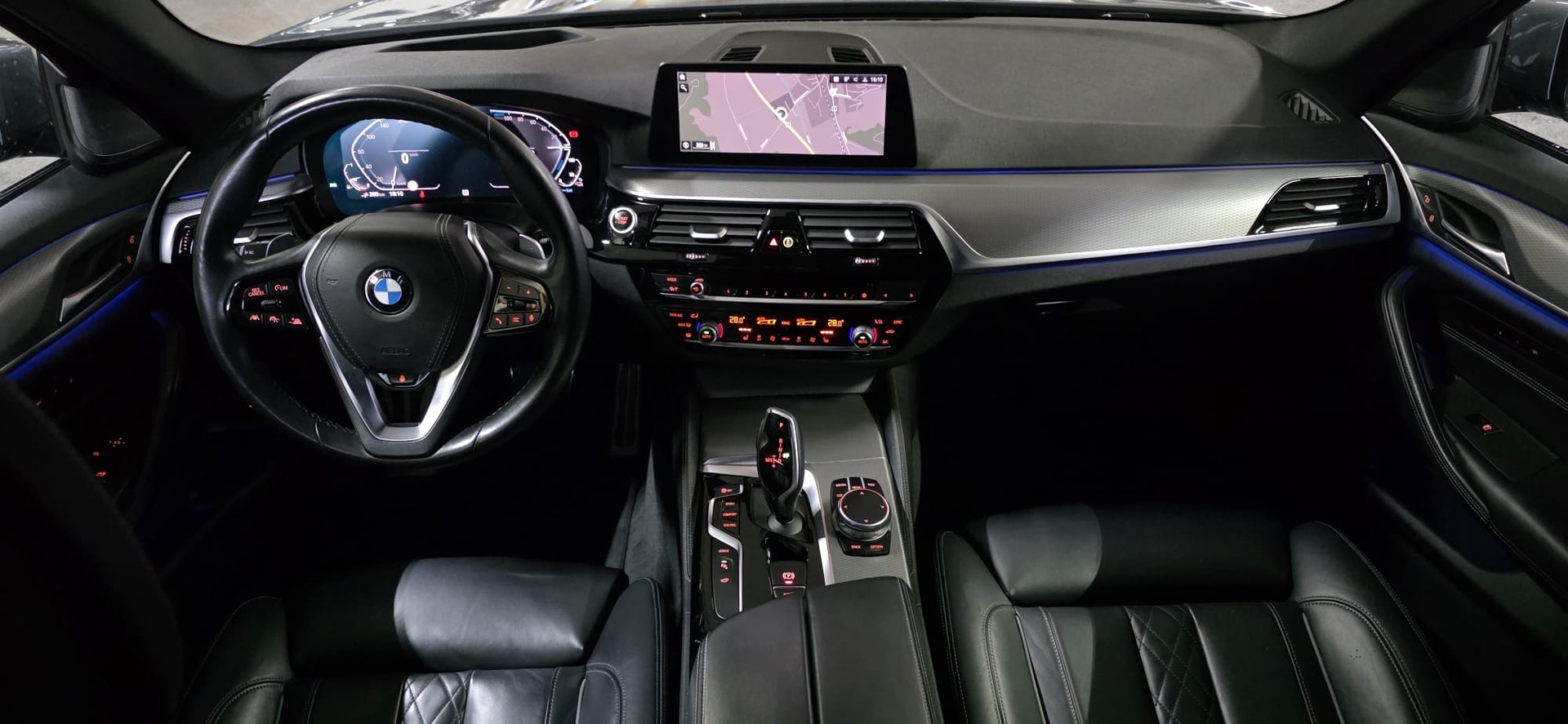 BMW 530e xDrive M-Sport Steptronic-image-10