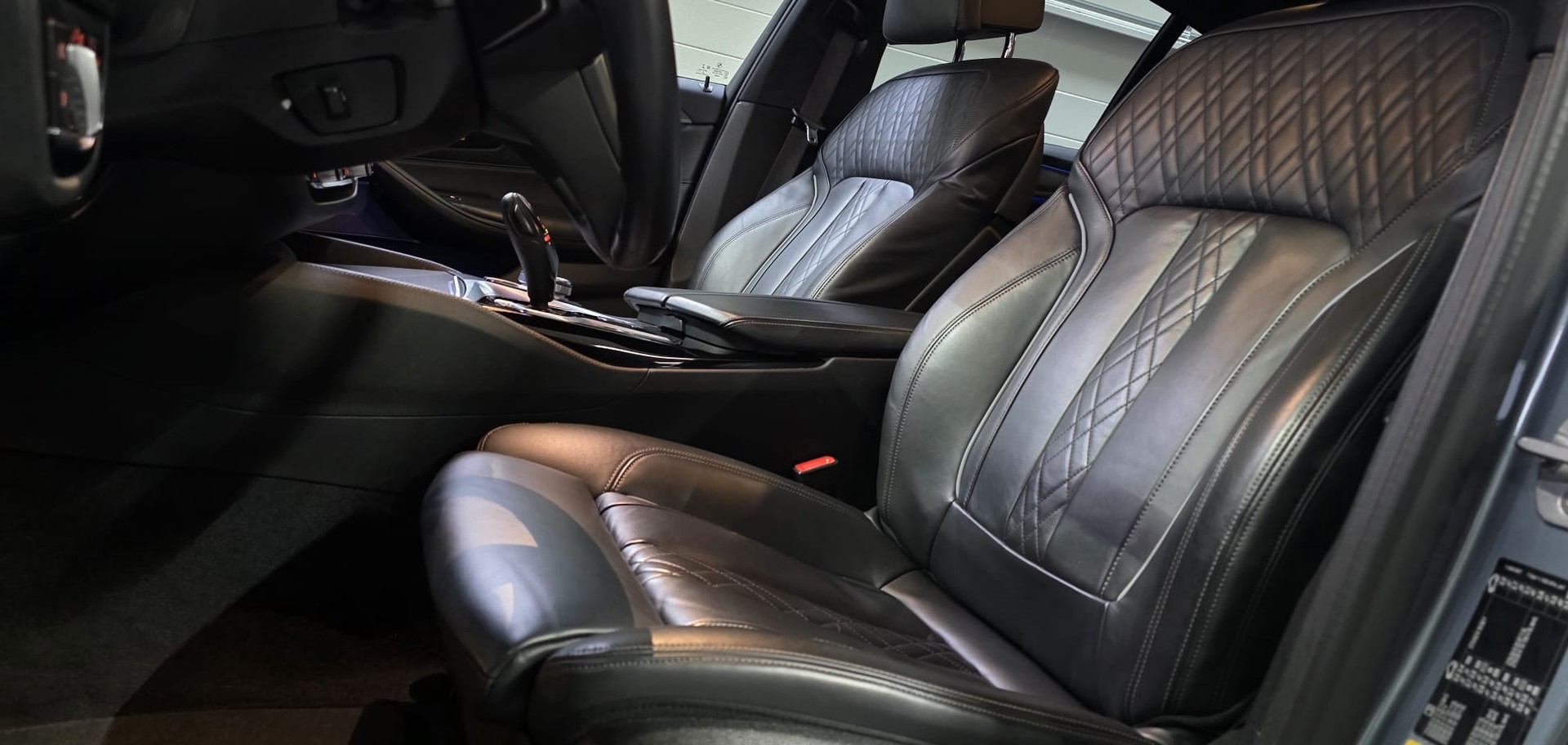 BMW 530e xDrive M-Sport Steptronic-image-9