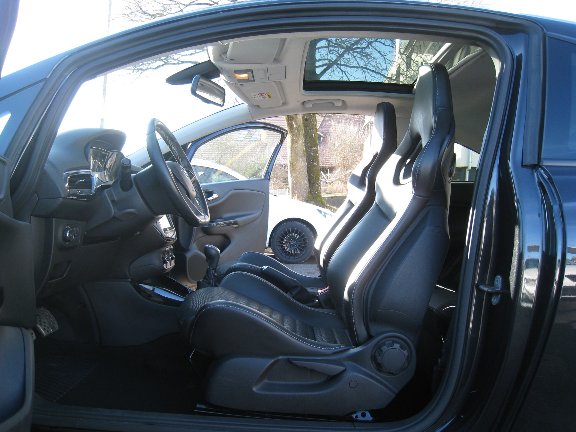 OPEL Corsa 1.6 Turbo OPC-image-12