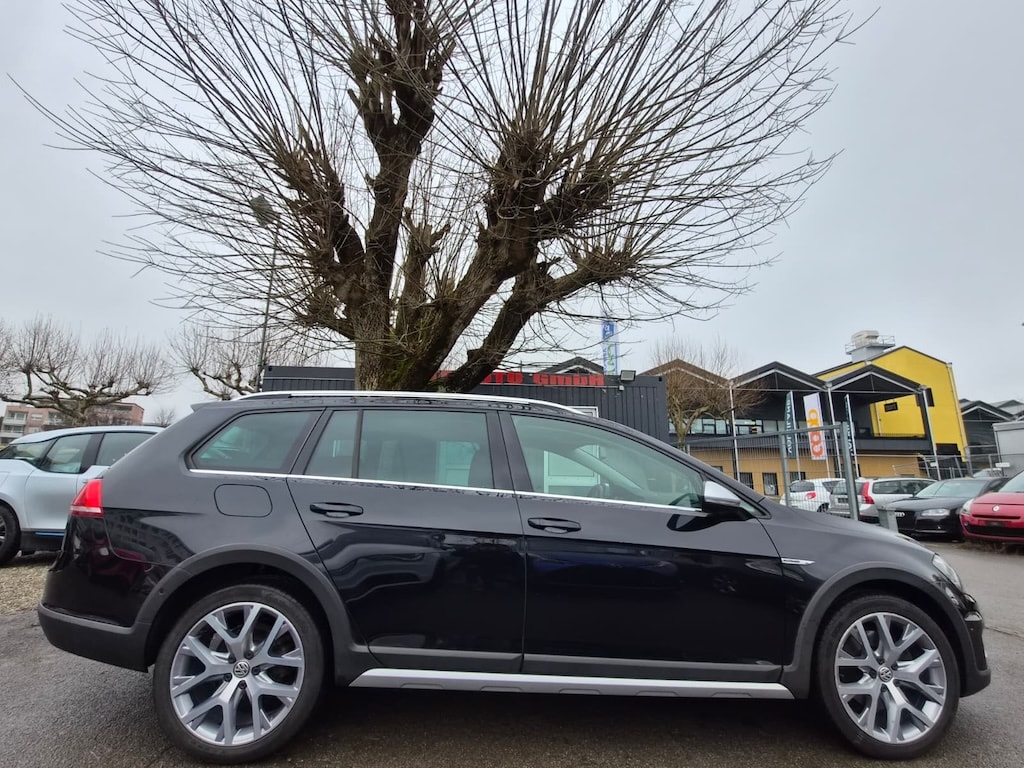 VW Golf 2.0 TDI Alltrack 4Motion-image-6