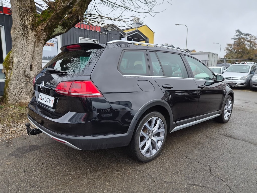 VW Golf 2.0 TDI Alltrack 4Motion-image-5