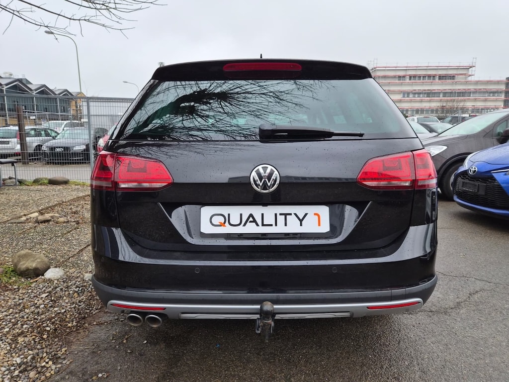 VW Golf 2.0 TDI Alltrack 4Motion-image-4