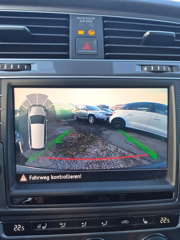 VW Golf 2.0 TDI Alltrack 4Motion-image-12