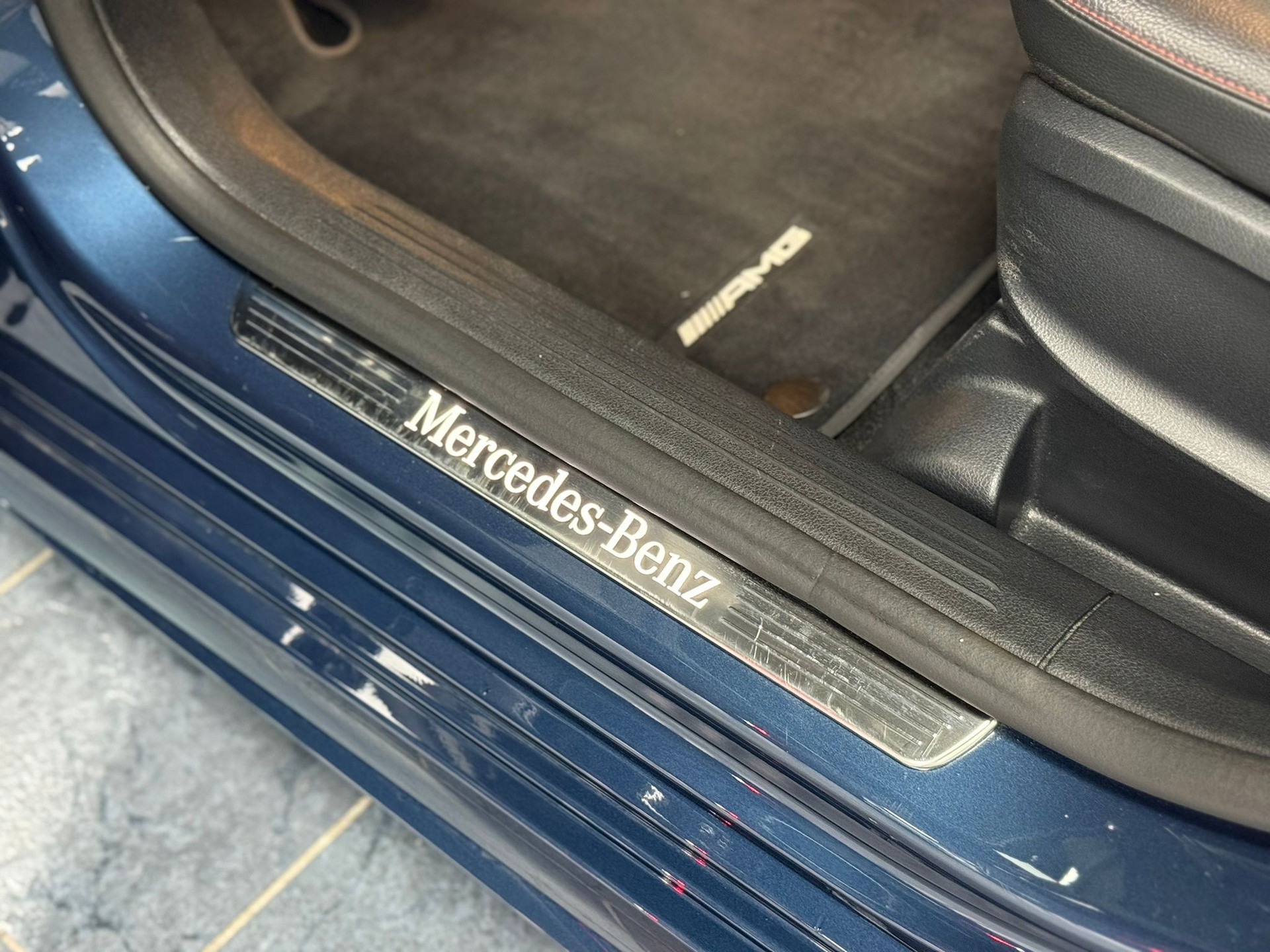 MERCEDES-BENZ B 200 4Matic AMG Line-image-24