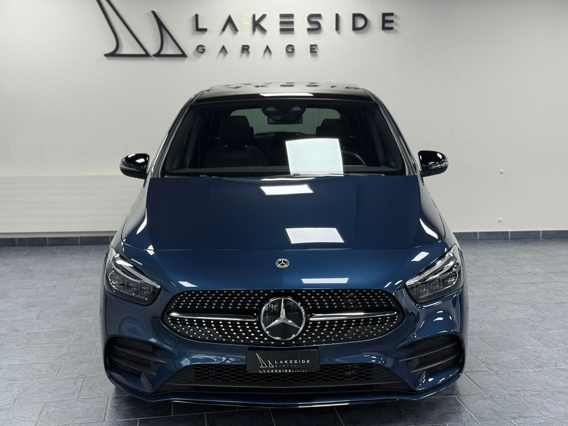 MERCEDES-BENZ B 200 4Matic AMG Line-showroom-element-1