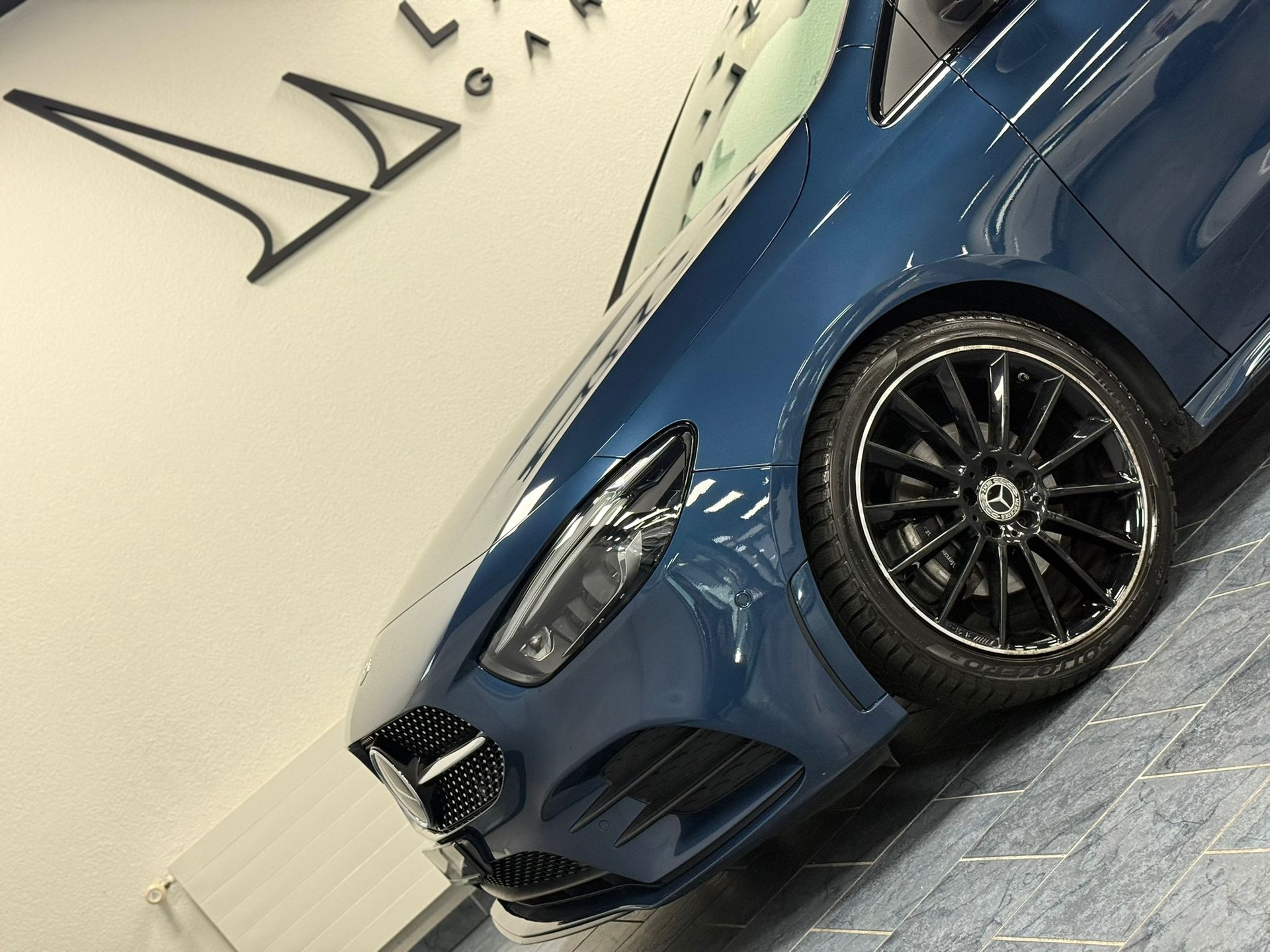 MERCEDES-BENZ B 200 4Matic AMG Line-image-7