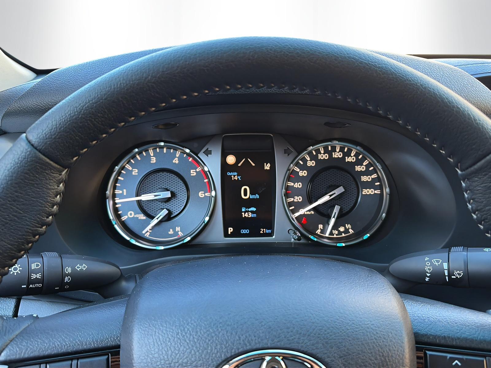 TOYOTA Hilux Double Cab.-Pick-up 2.8 D-4D MHEV 204 Style-image-9