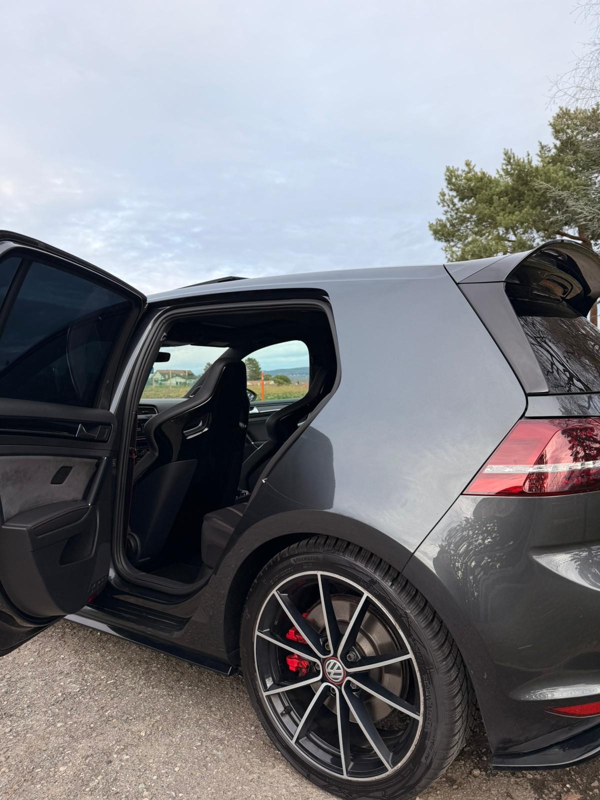 VW Golf 2.0 TSI GTI Clubsport DSG-image-5